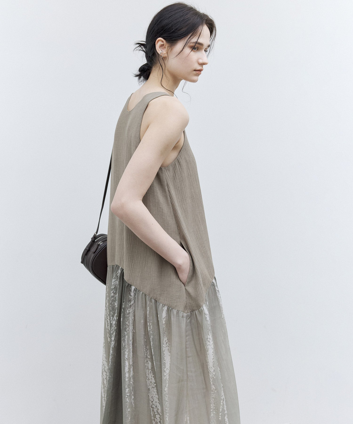 Artistic Light & Shadow Print Sleeveless Dress