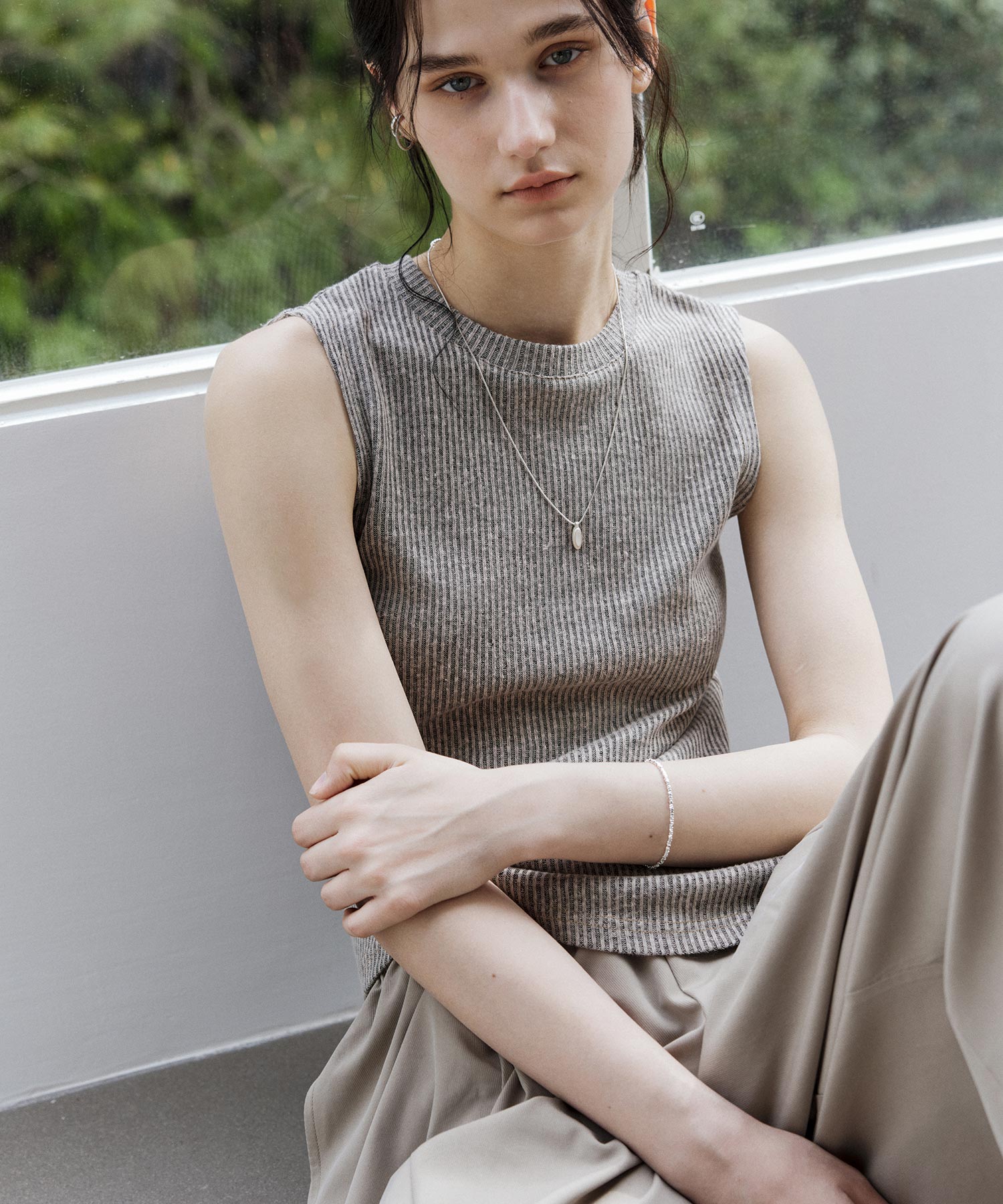 Linen Blend Sleeveless Knit Top with Deconstructed Tuck Design