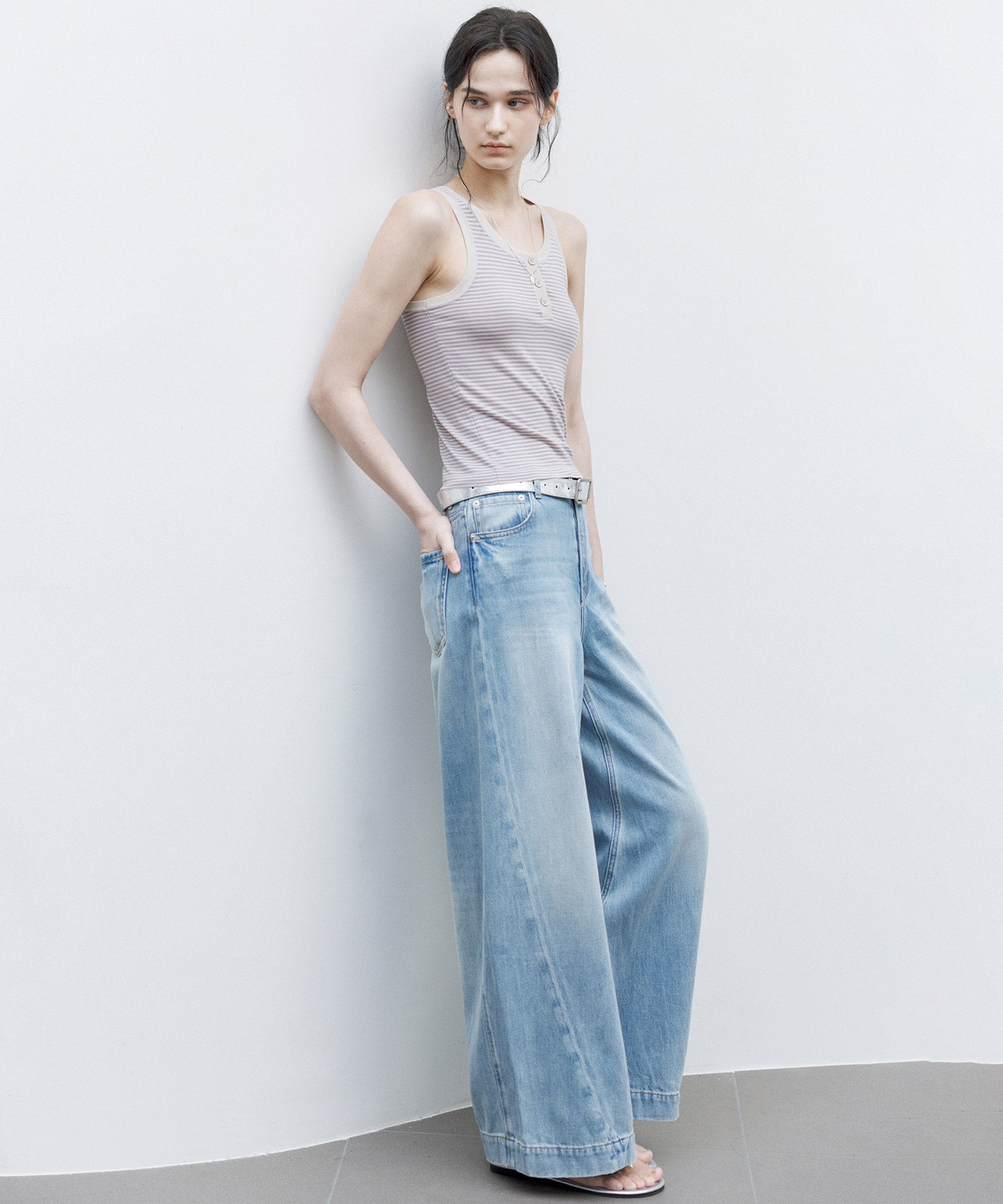 Light Wash Curved Wide-Leg Jeans with High Waist