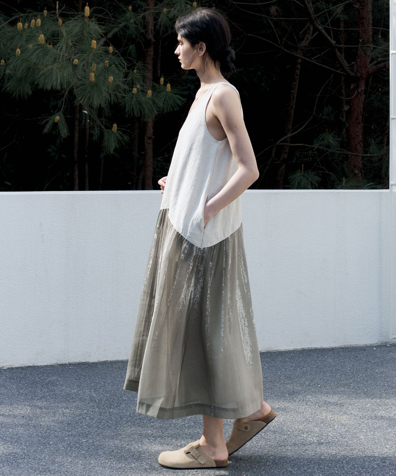 Artistic Light & Shadow Print Sleeveless Dress