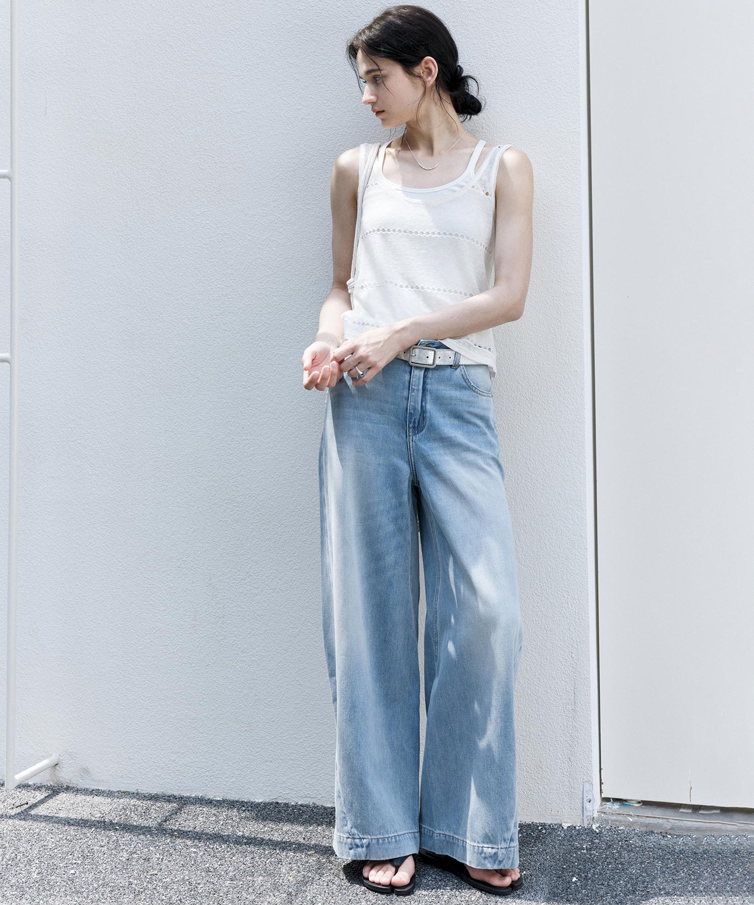 Light Wash Curved Wide-Leg Jeans with High Waist