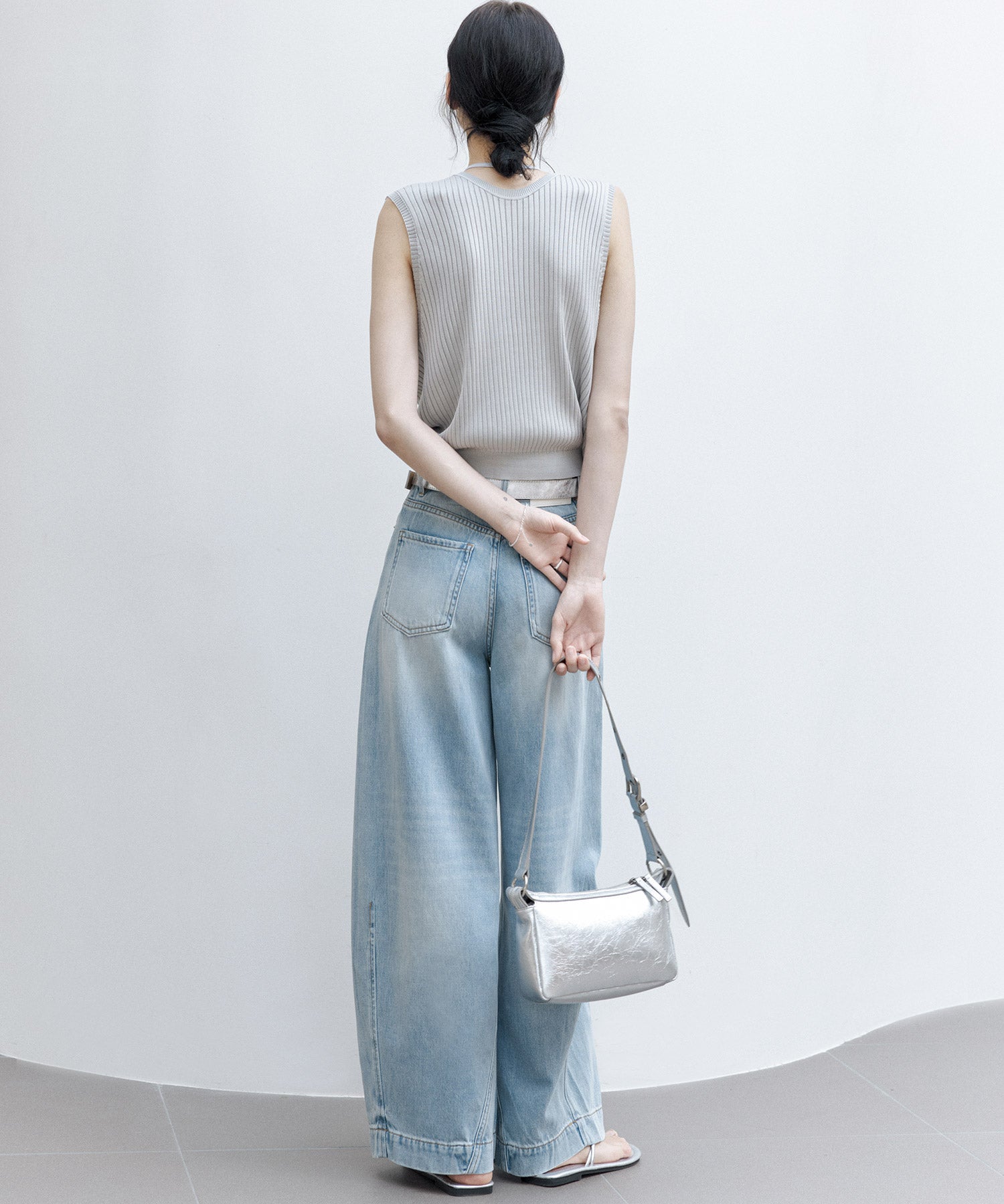 Light Wash Curved Wide-Leg Jeans with High Waist