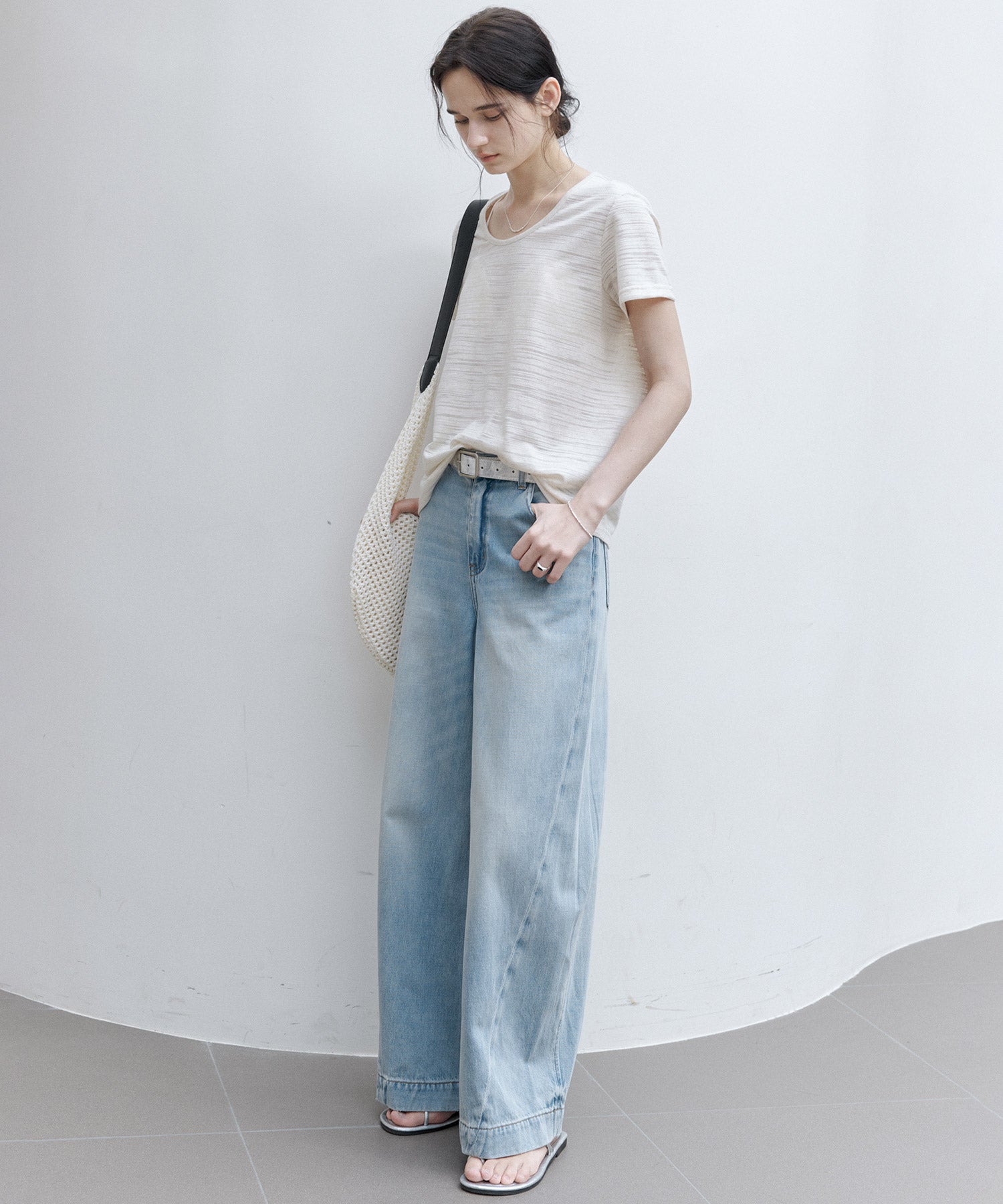 Light Wash Curved Wide-Leg Jeans with High Waist