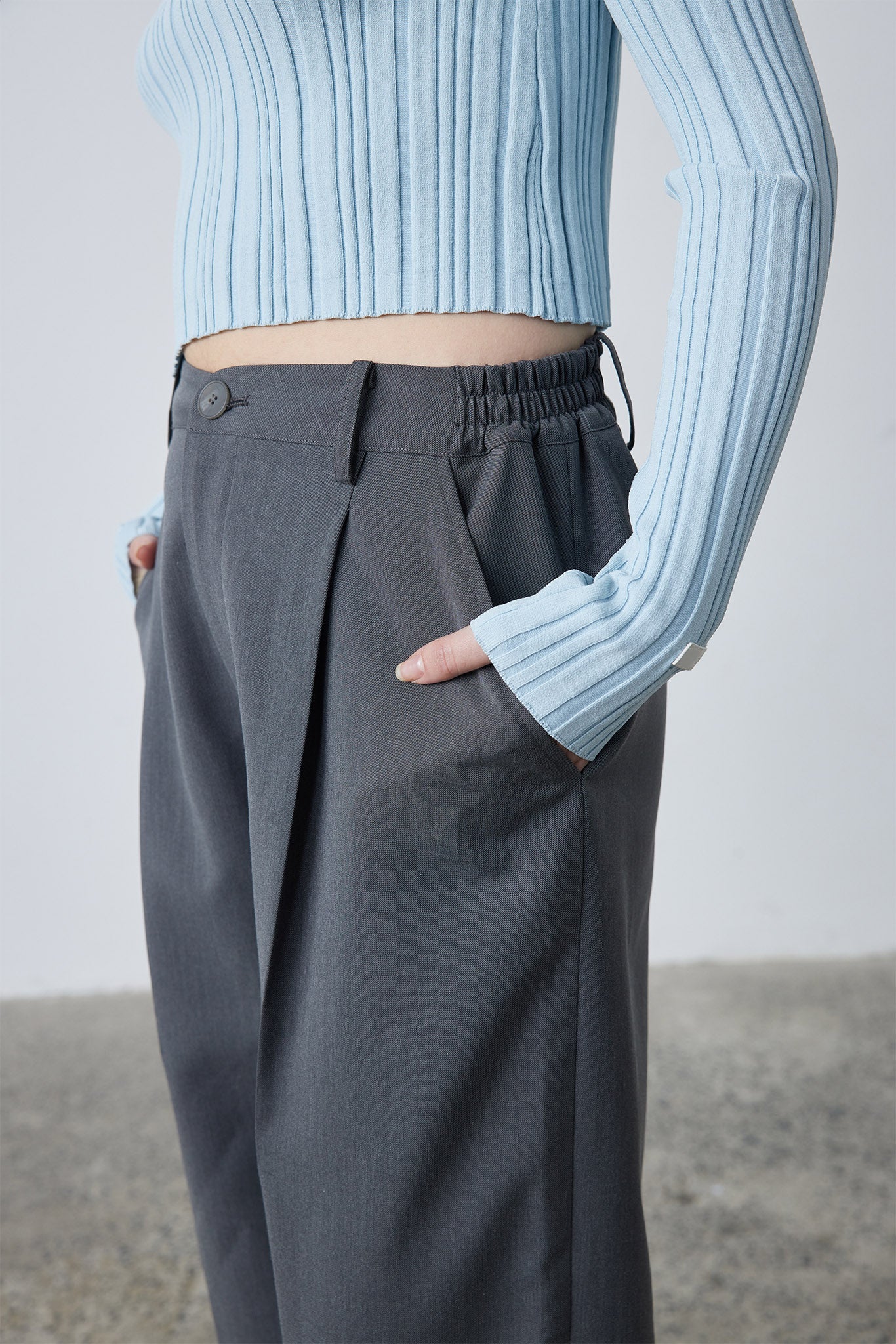 アクセントボタンストレートベーシックパンツ