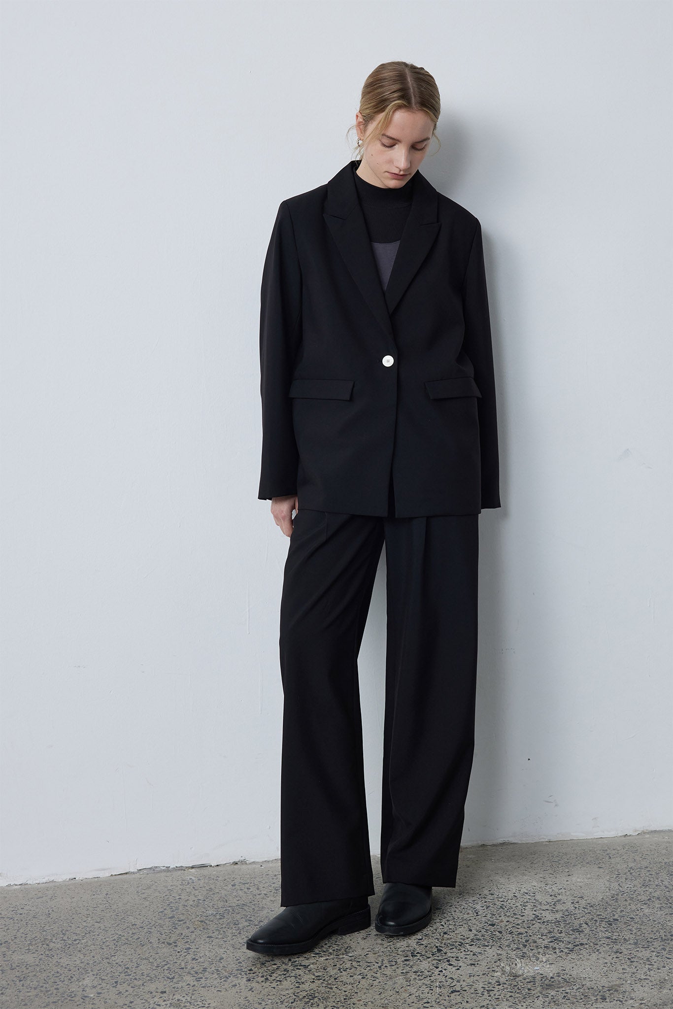 アクセントボタンストレートベーシックパンツ