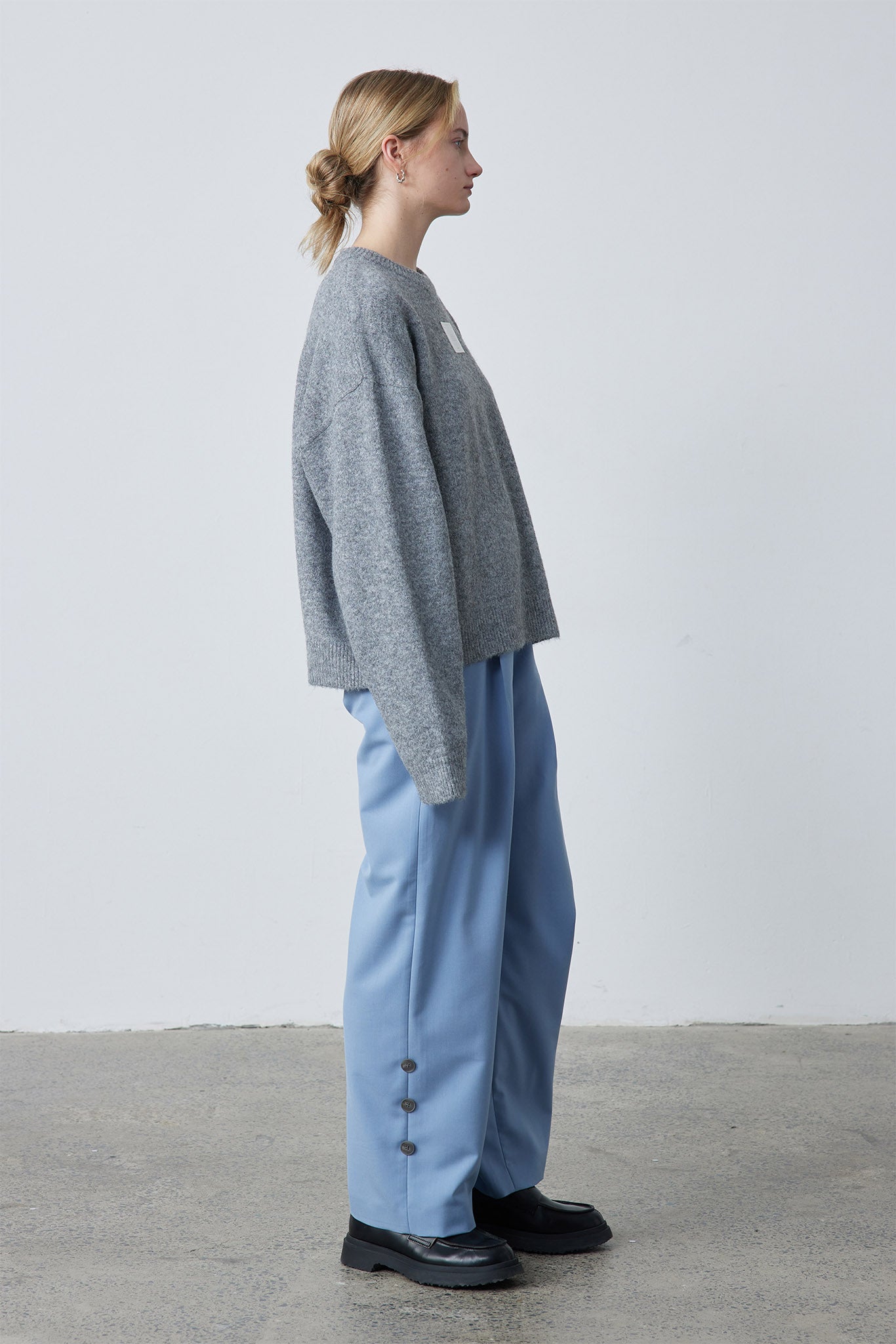 アクセントボタンストレートベーシックパンツ
