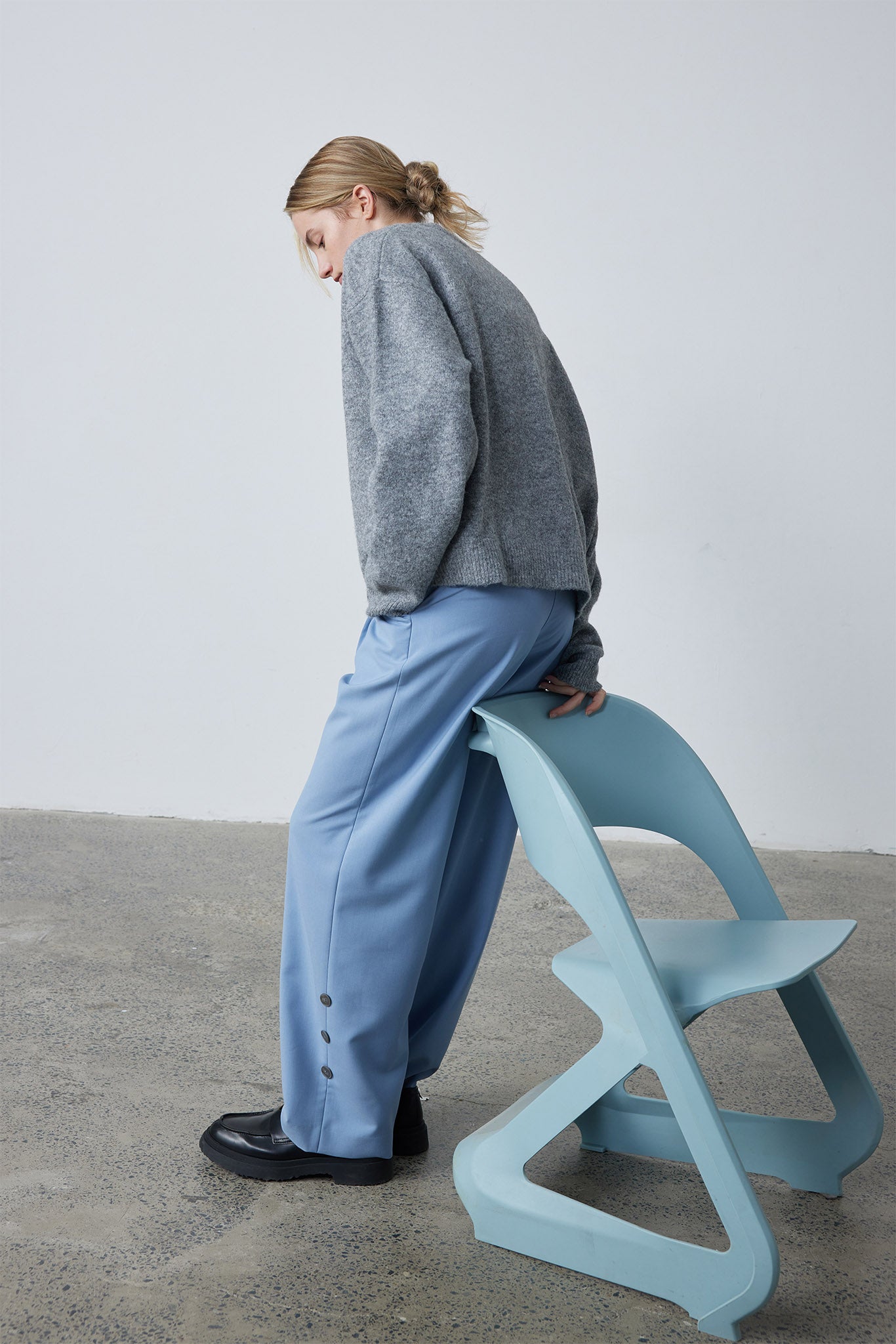 アクセントボタンストレートベーシックパンツ