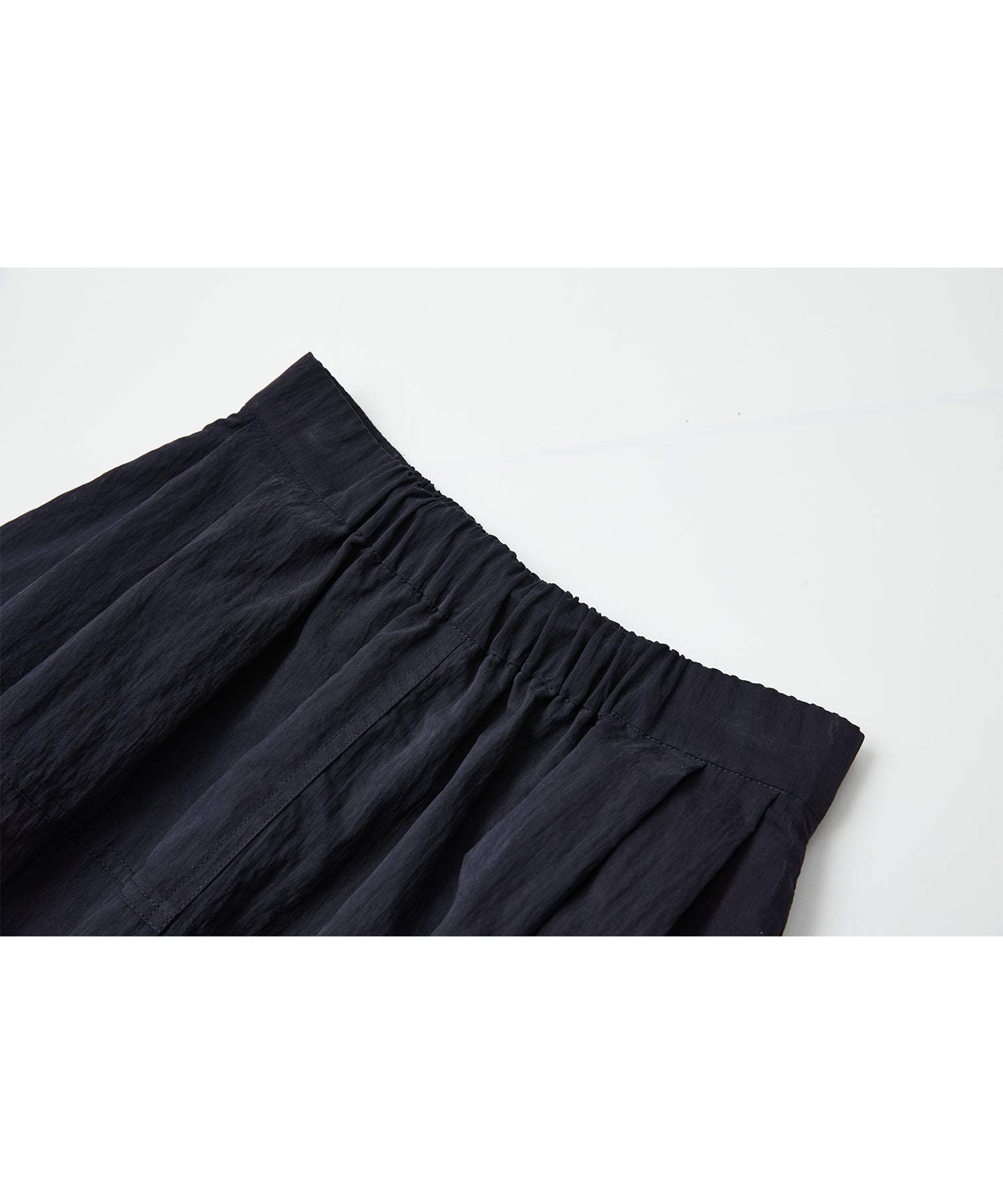 Narrow Volume Silhouette Skirt