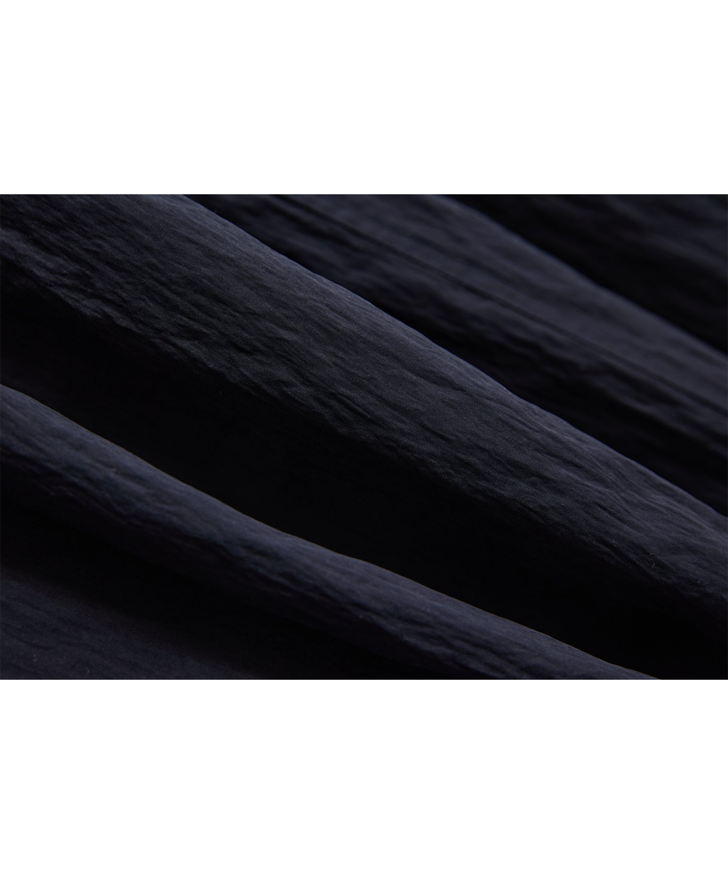 Narrow Volume Silhouette Skirt