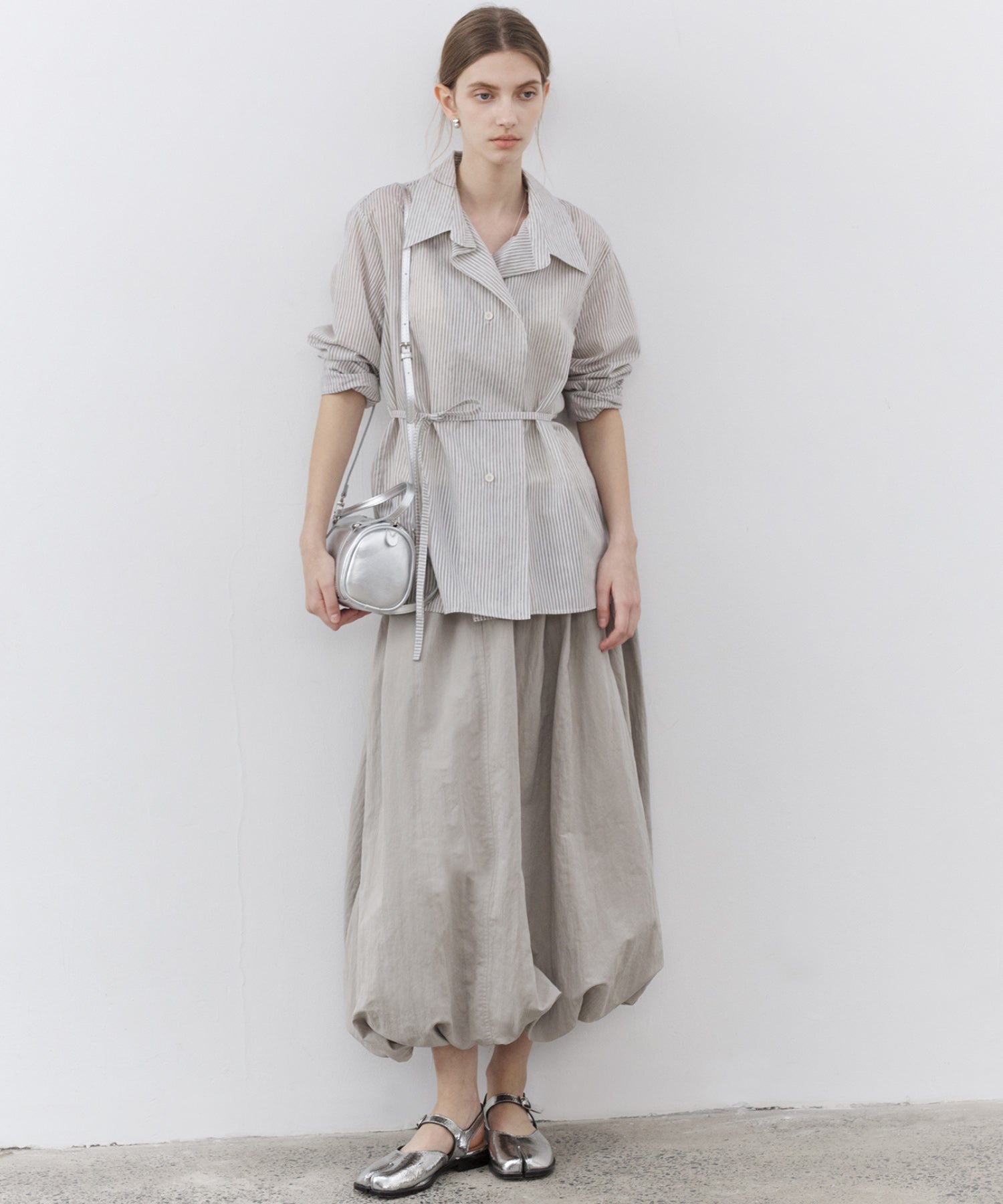 Narrow Volume Silhouette Skirt