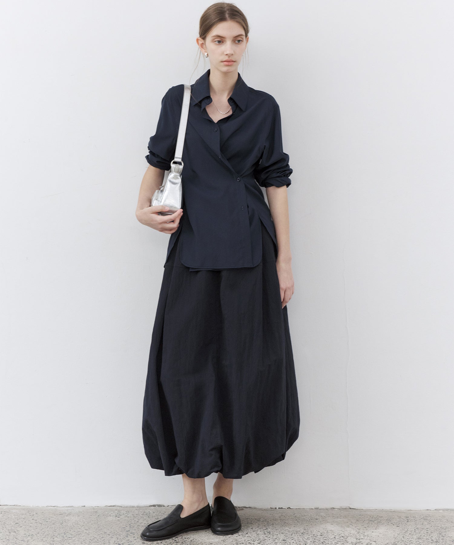 Narrow Volume Silhouette Skirt