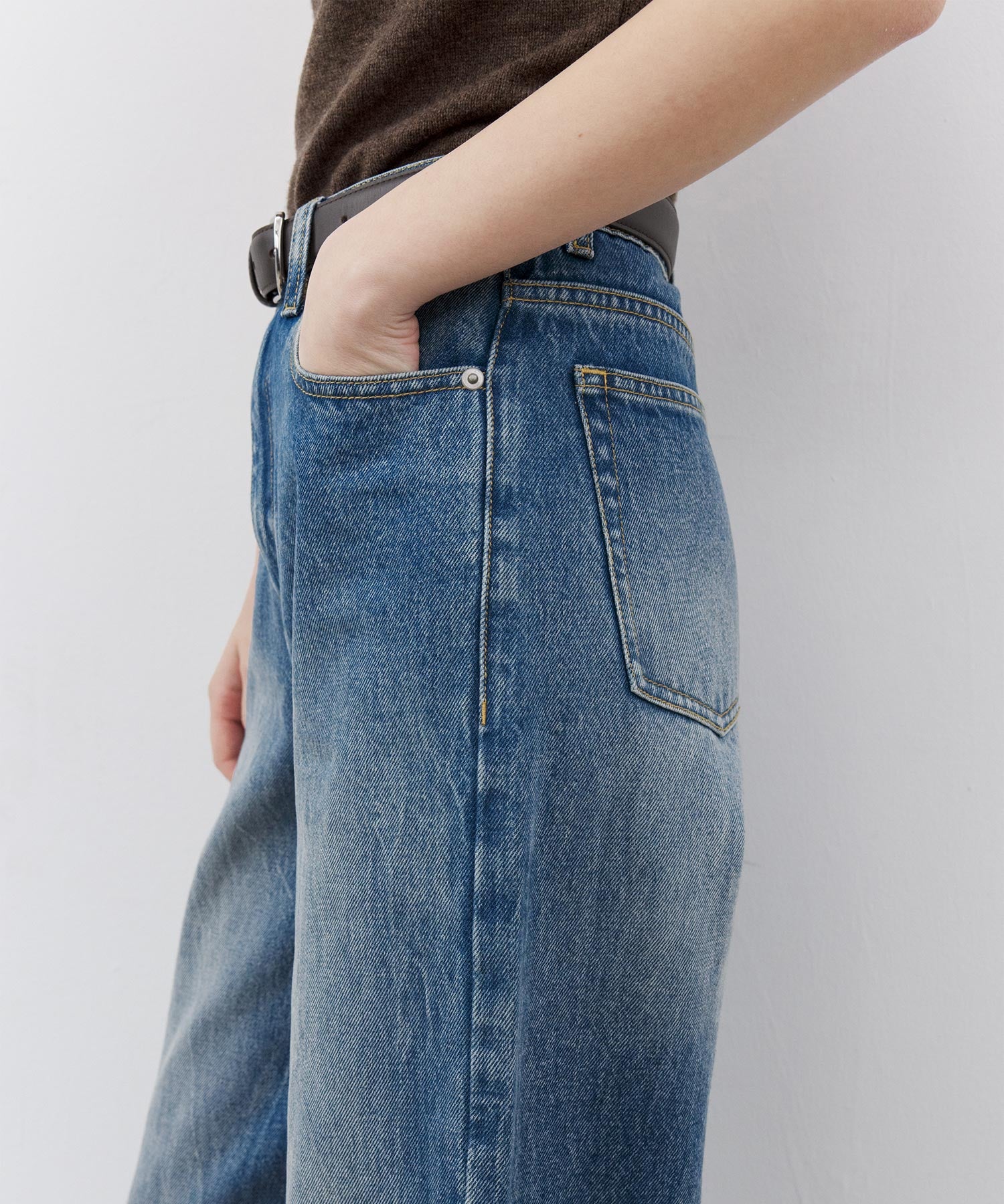 Water Ripple Wash Straight Jeans