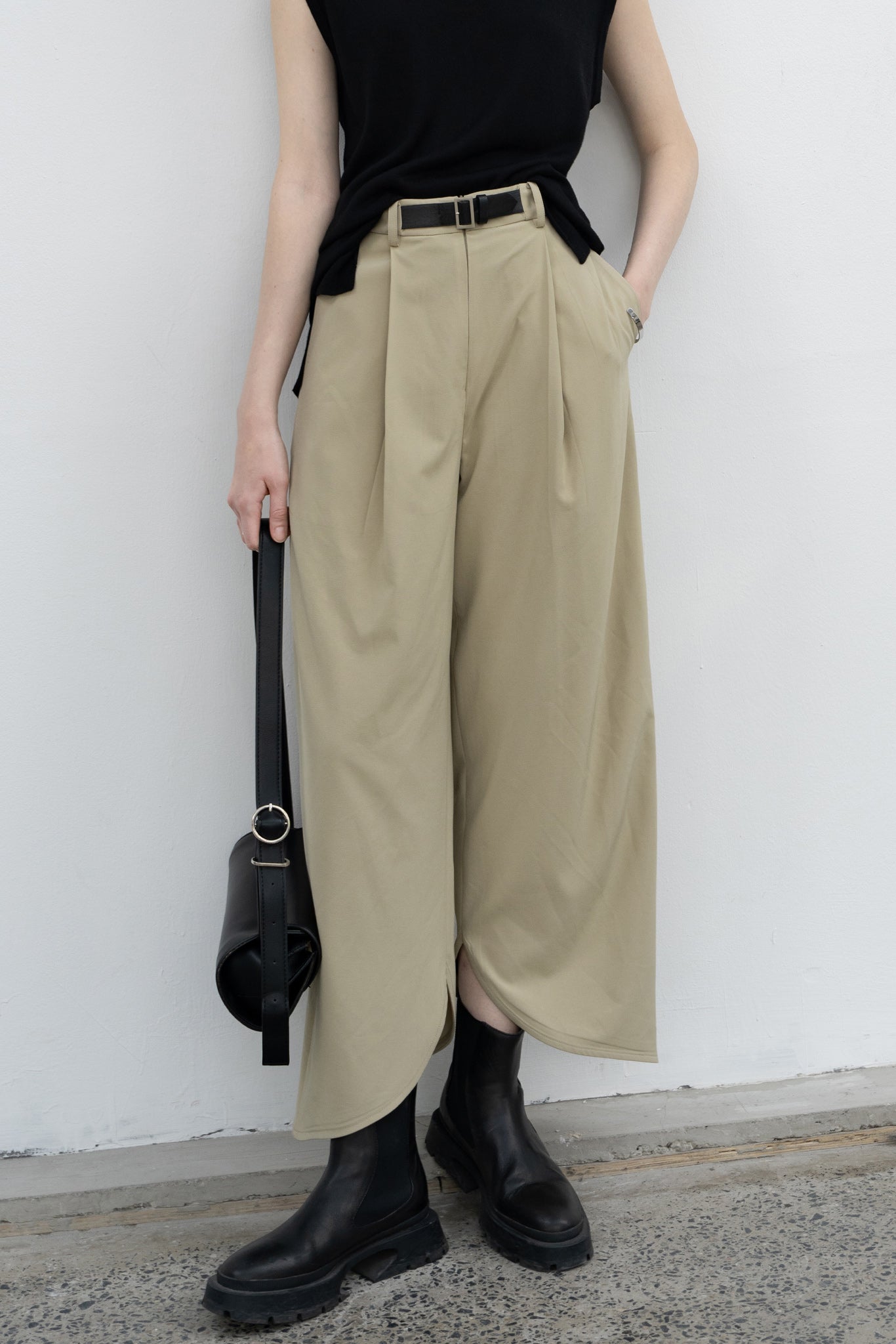 round cut straight ankle pants