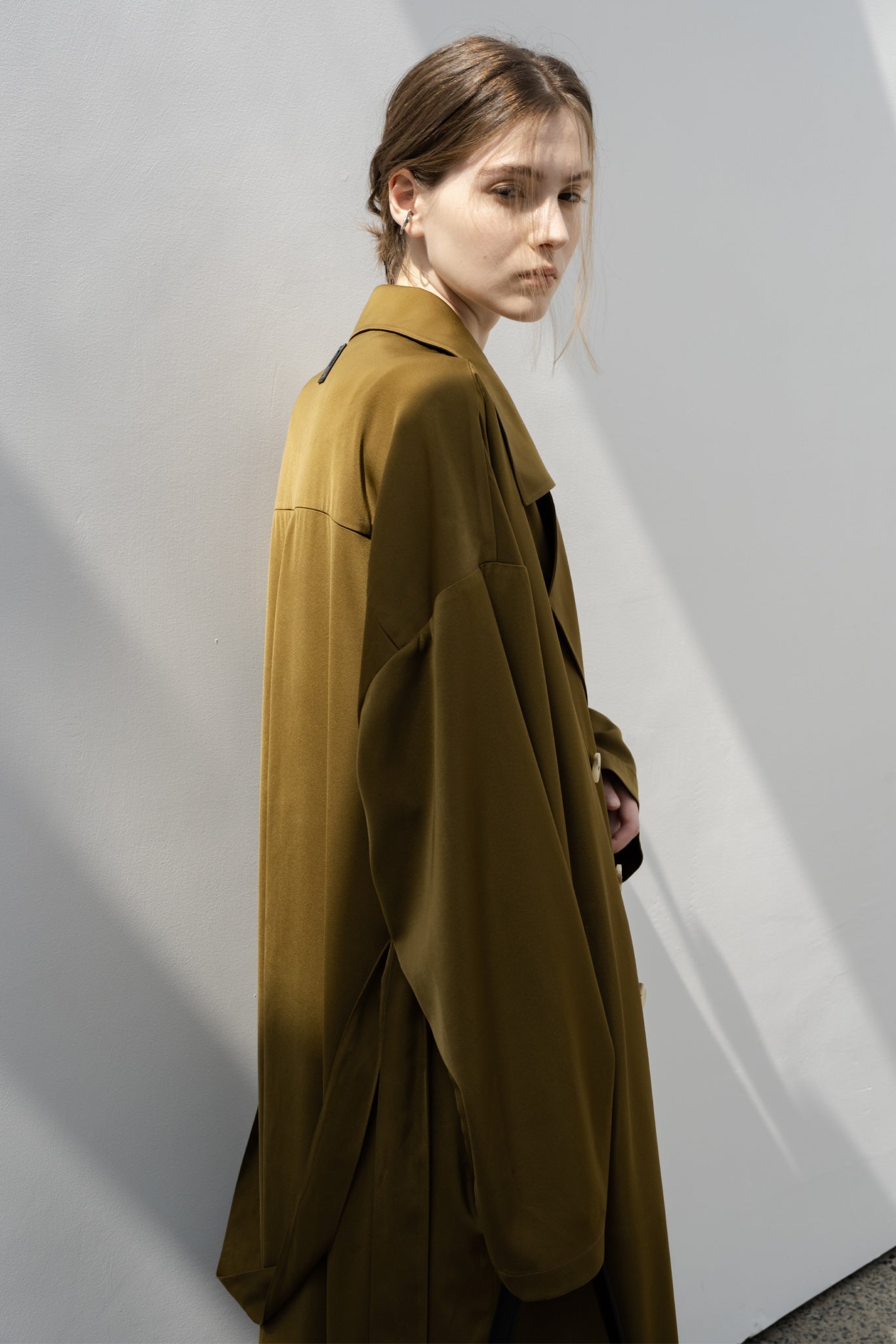 sleeve gathered narrow trench coat 