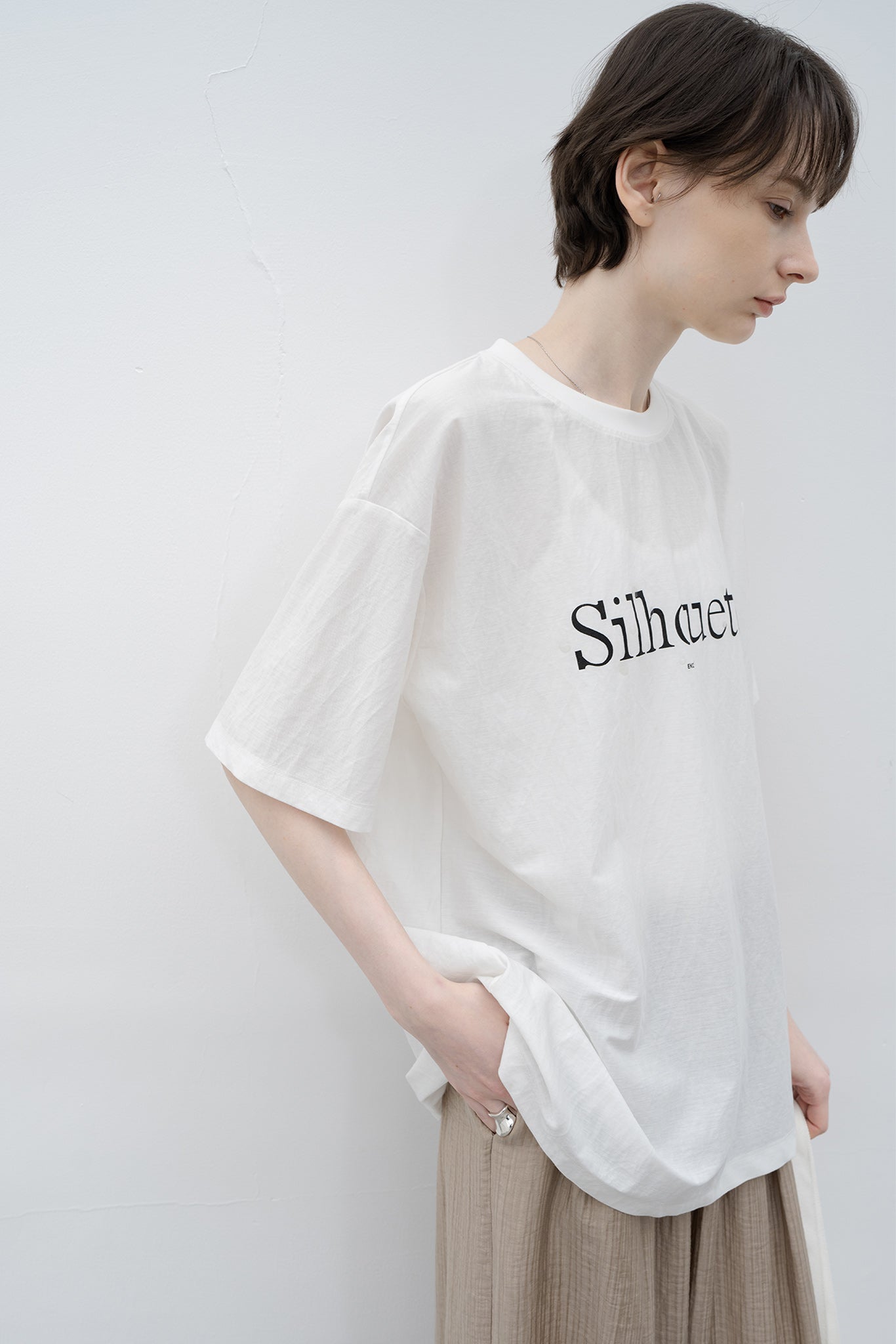 "silhouette" print cut and sew / T-shirt