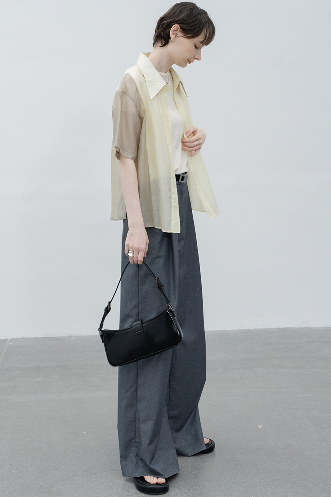 Bicolor switching sheer shirt