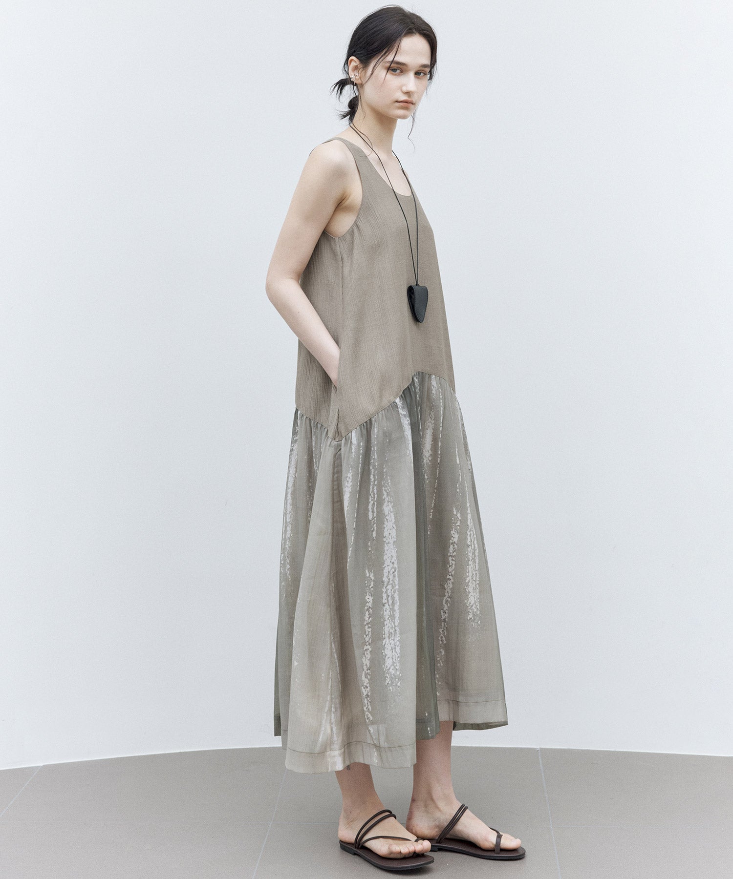 Artistic Light &amp; Shadow Print Sleeveless Dress