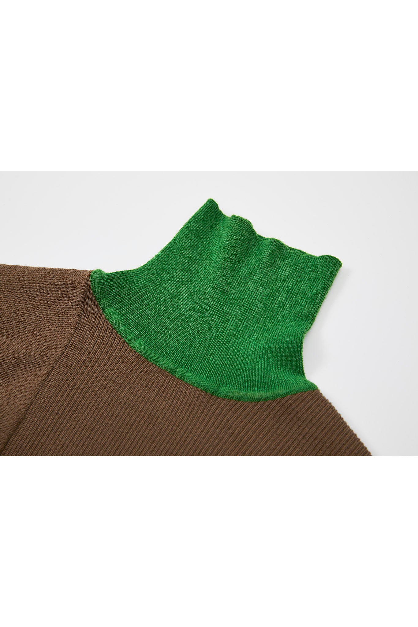 [tageechita] Bicolor high neck wool knit tops