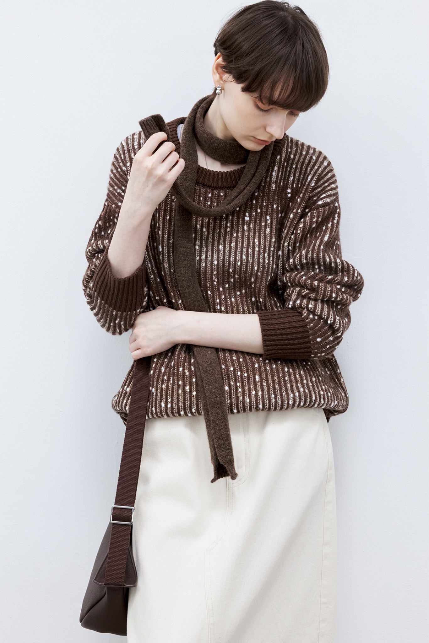 [tageechita] Random dot jacquard crew neck knit