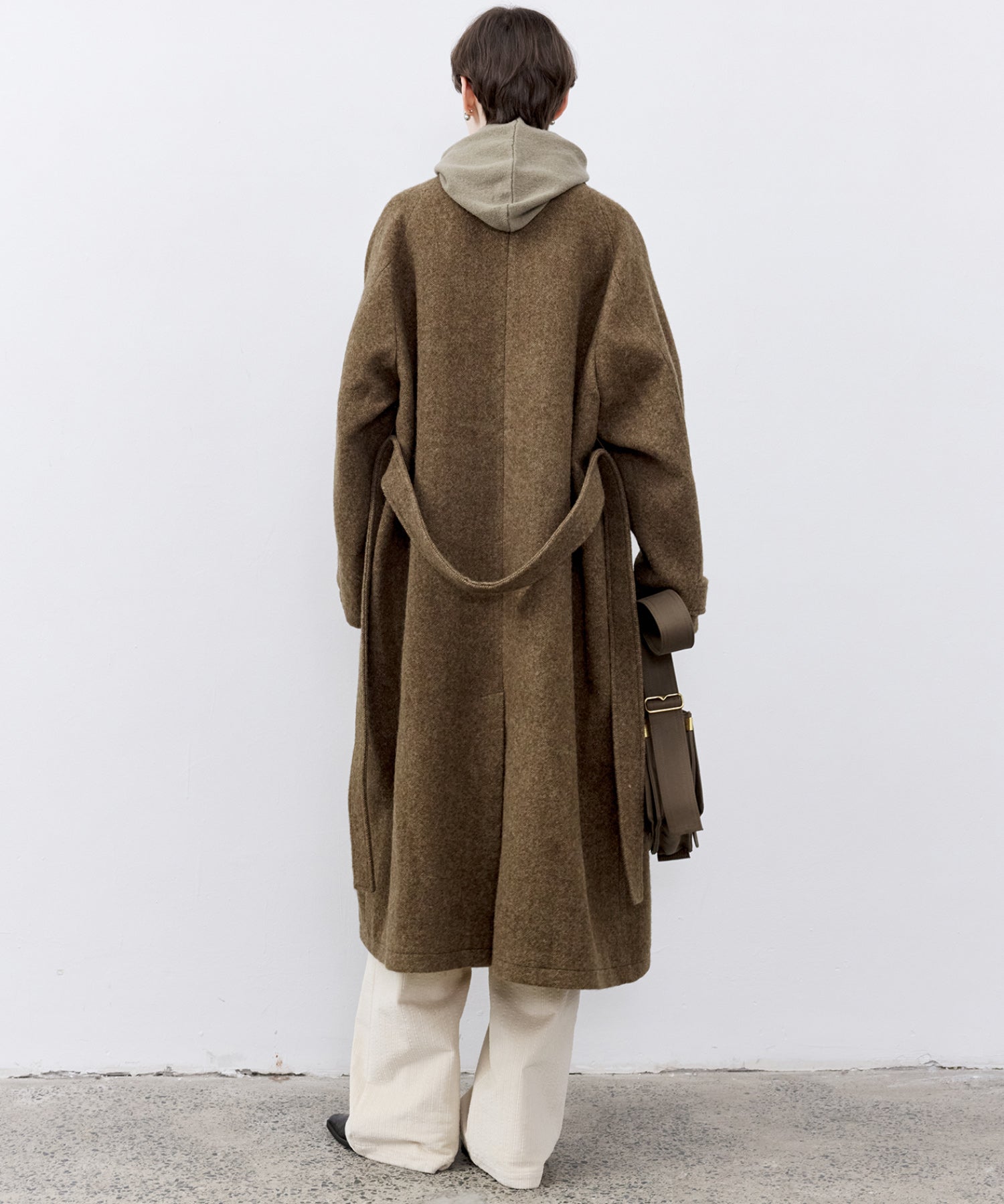 「PRE ORDER」Relaxed Fit Wool Raglan Coat