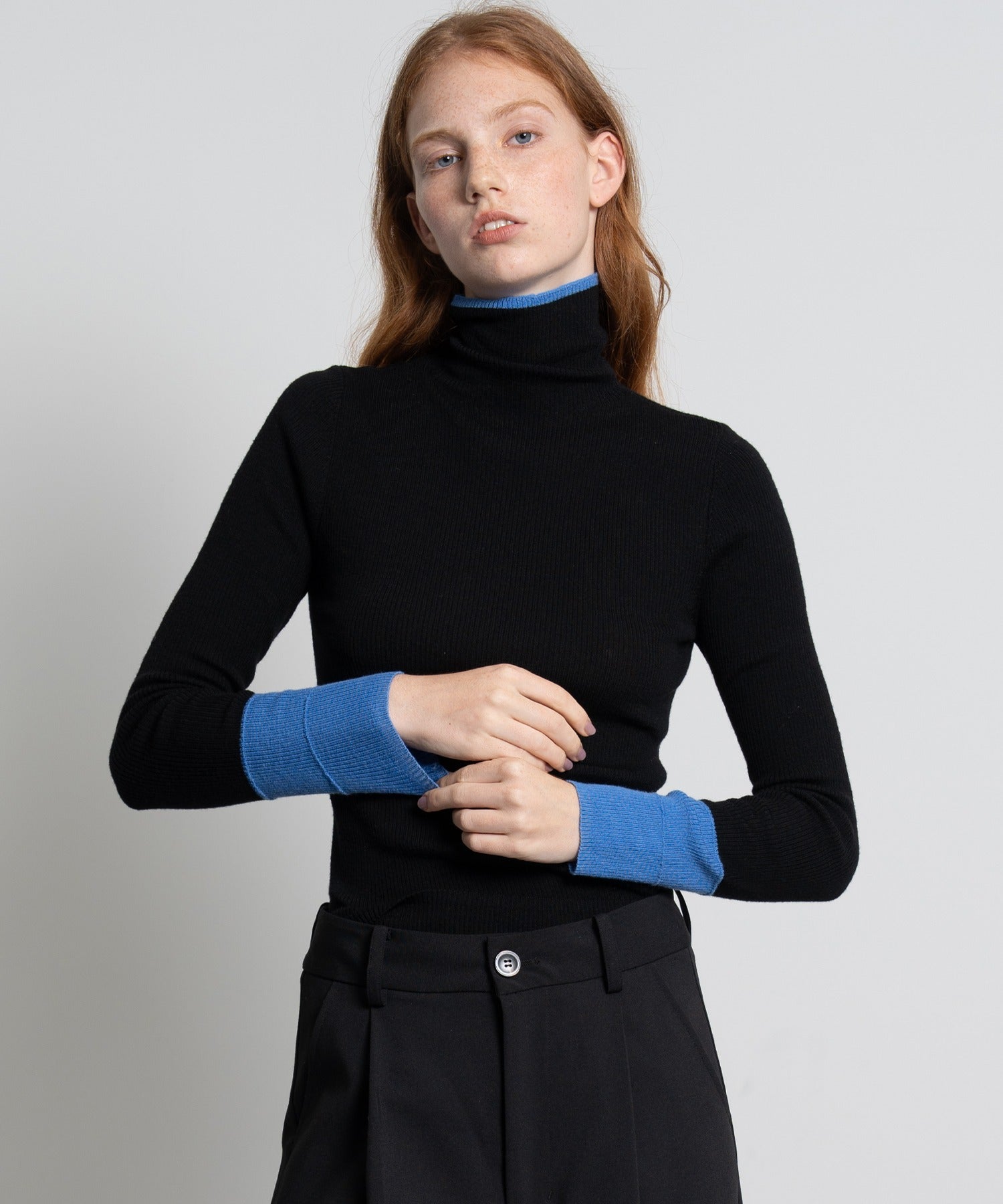 Color Block Rib Knit High Neck Wool Top - BLACK / F