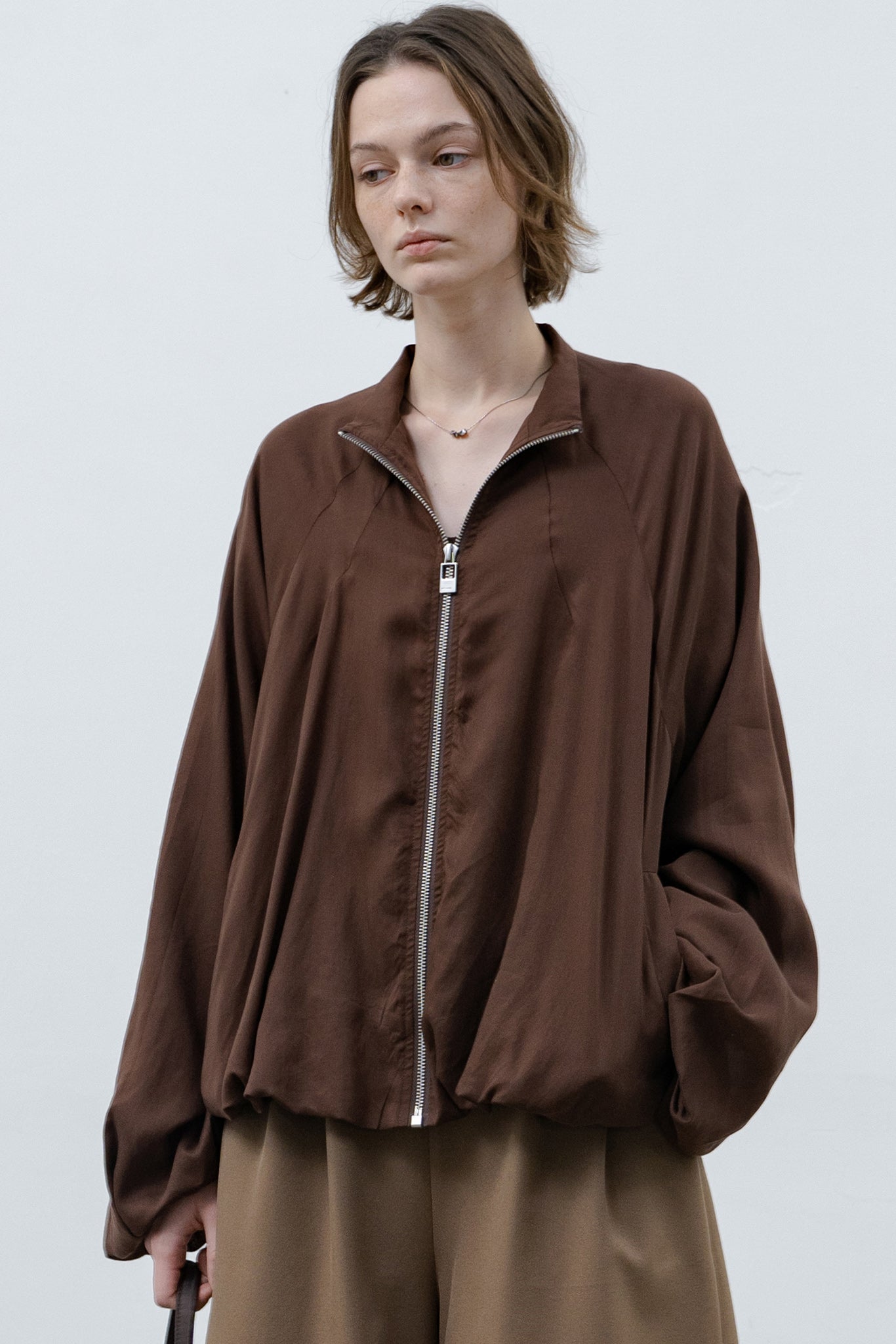 Balloon sleeve short blouson 