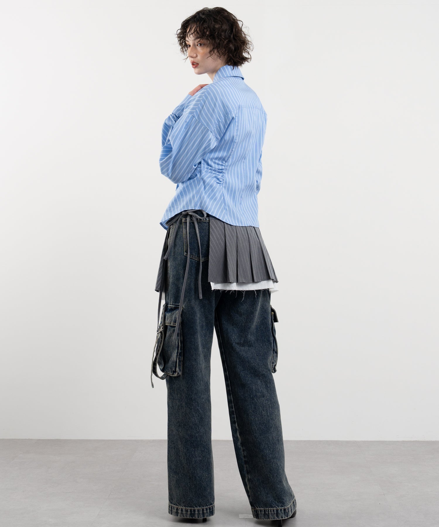 Tie-Attached Waist-Tucked Shirt