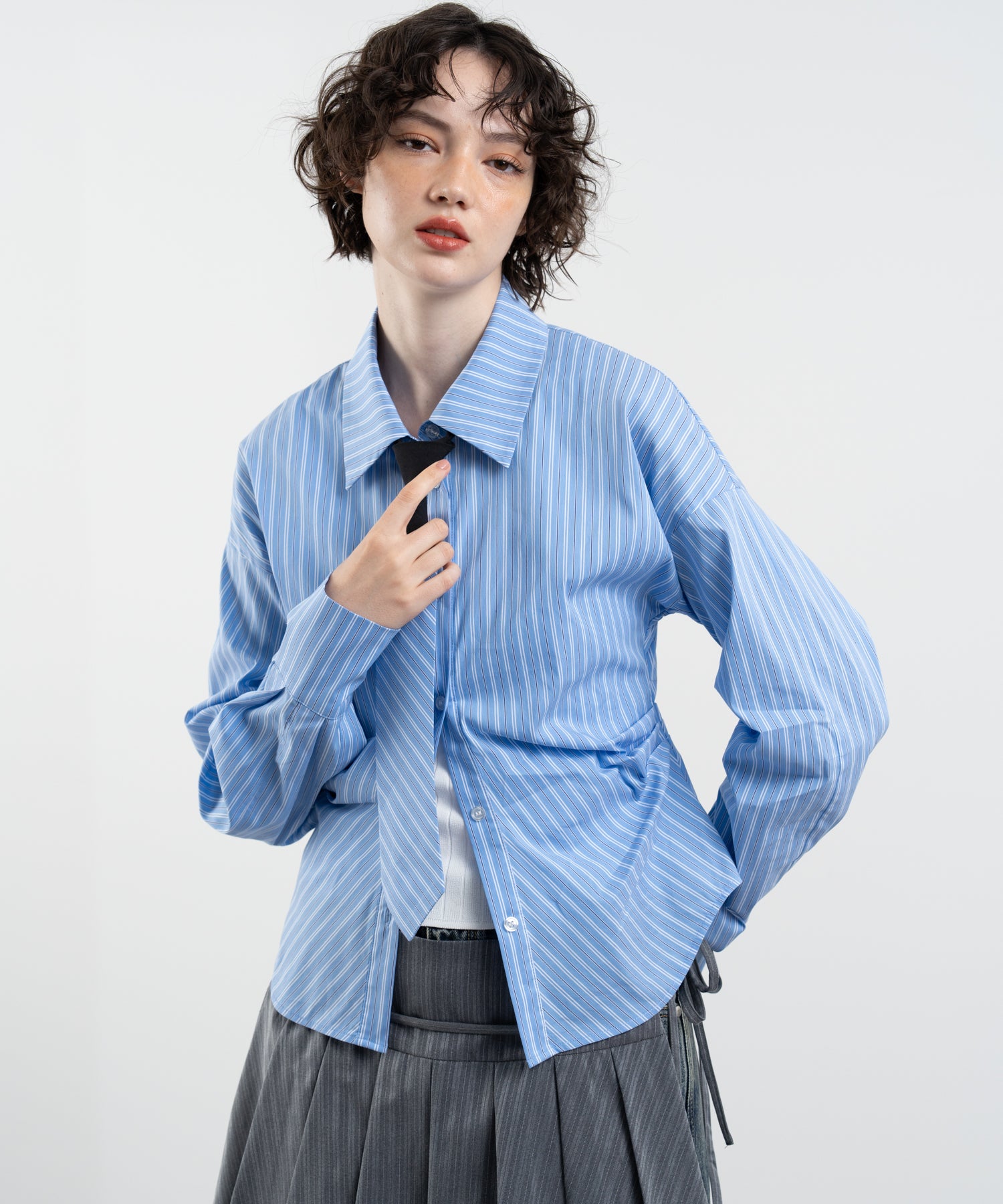 Tie-Attached Waist-Tucked Shirt