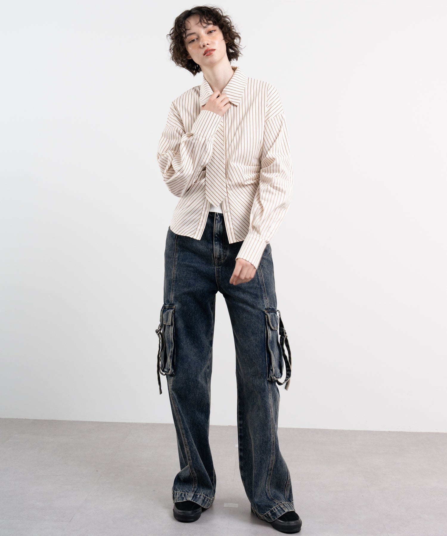 Tie-Attached Waist-Tucked Shirt