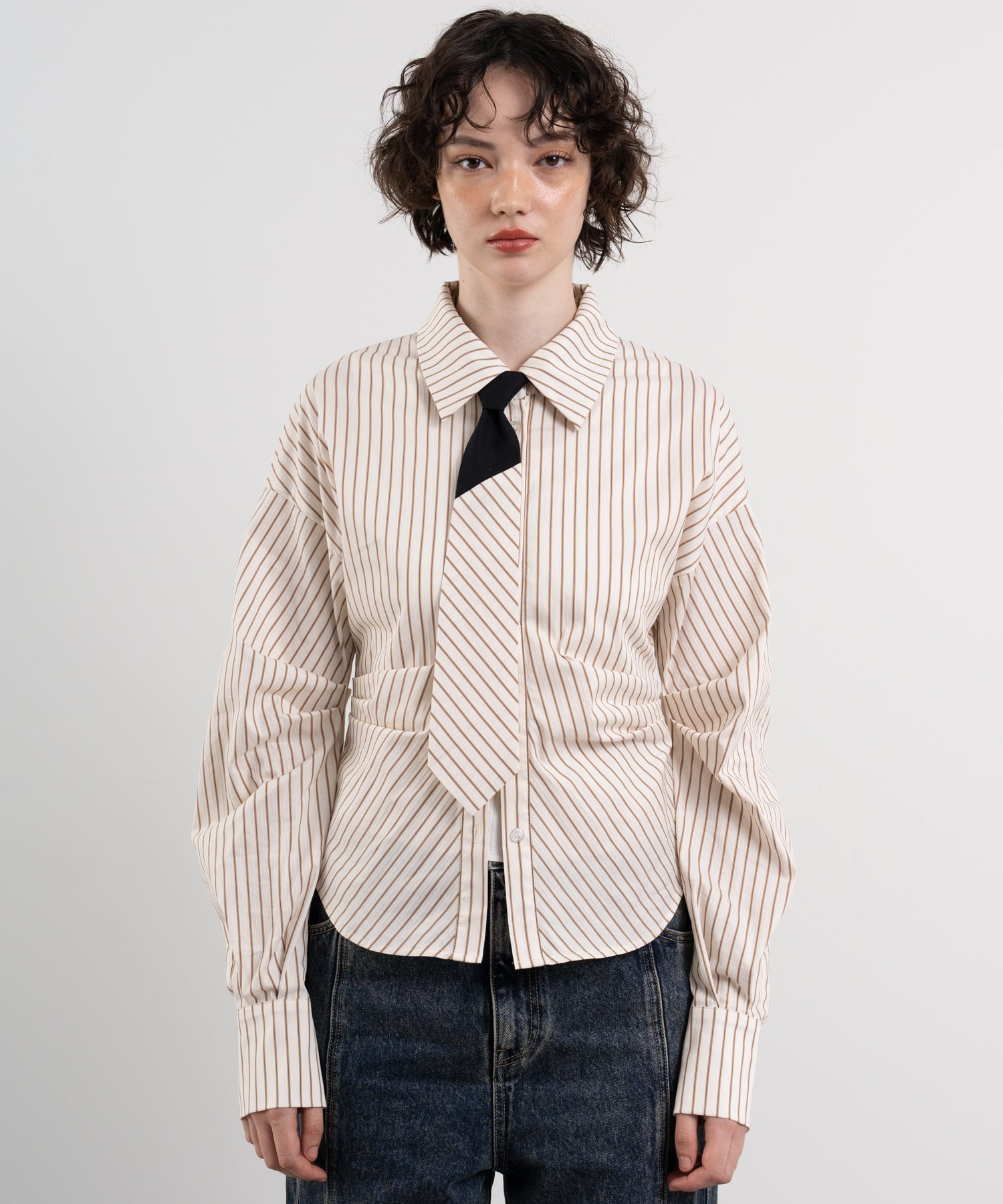 Tie-Attached Waist-Tucked Shirt