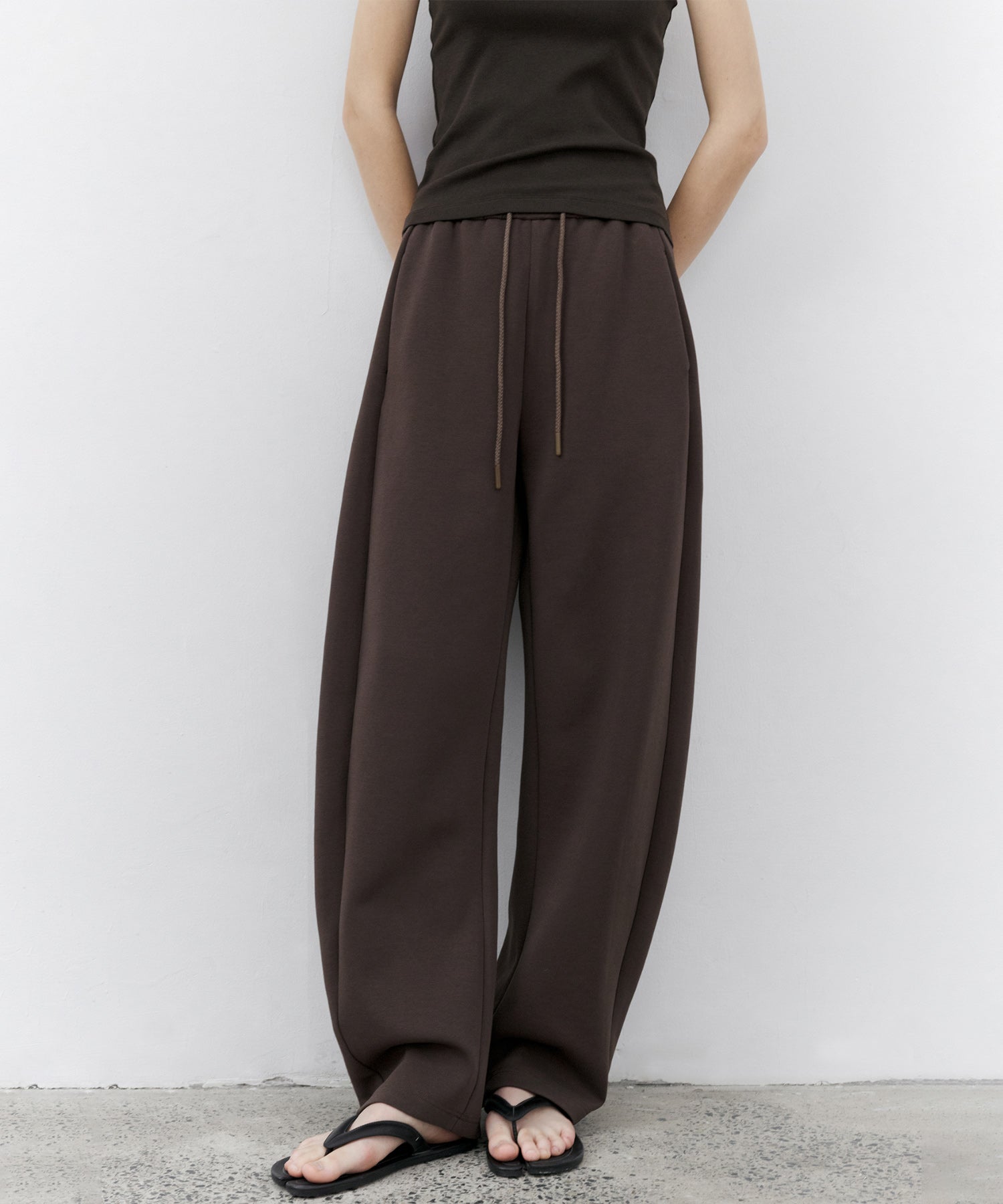 Basic Arch Silhouette Sweatpants