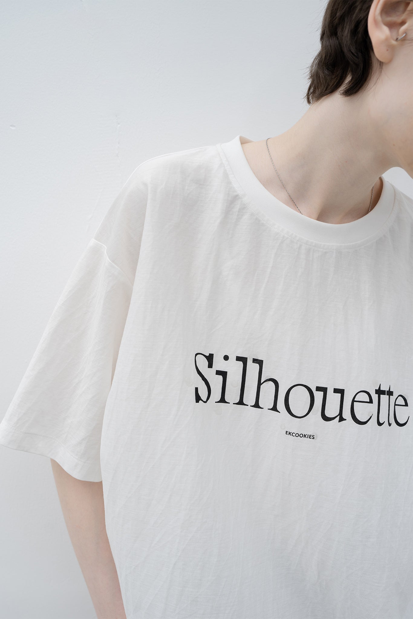 "silhouette" print cut and sew / T-shirt