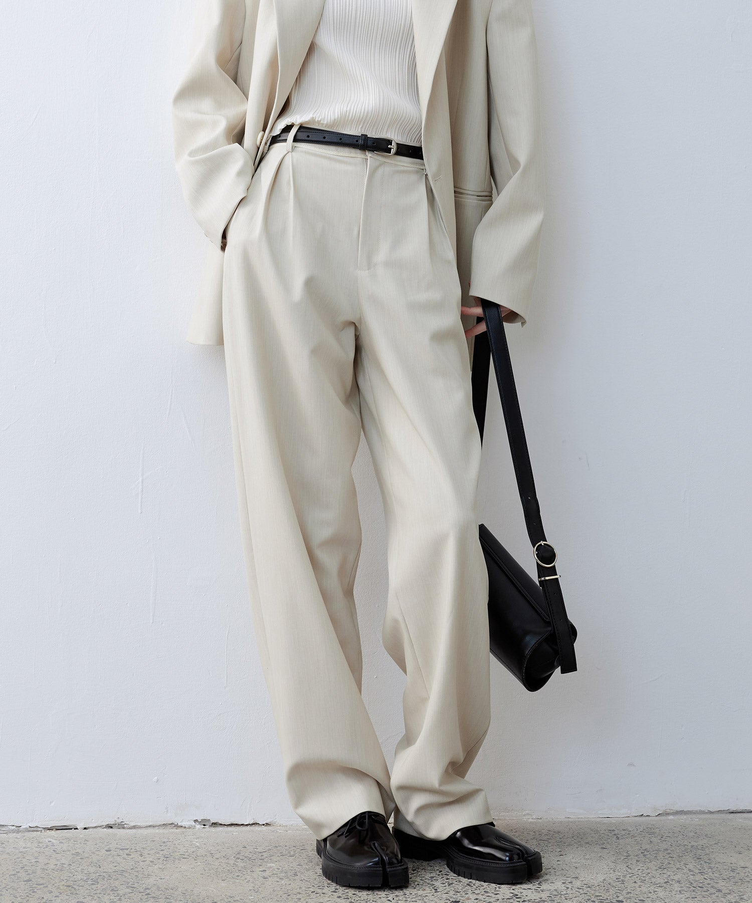Mid-Rise Tapered Trousers