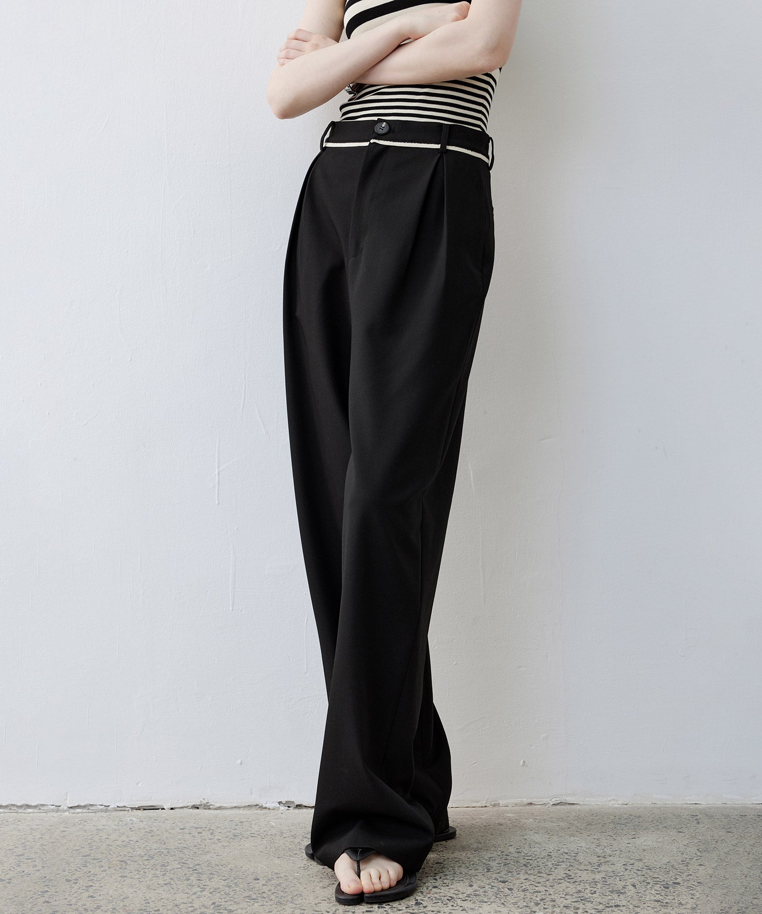 Mid-Rise Tapered Trousers