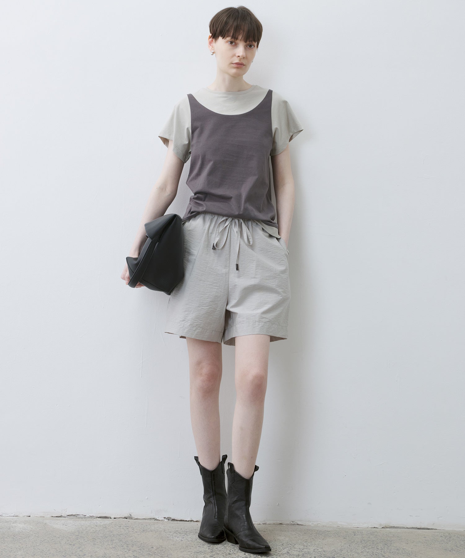 [tageechita] "T" embroidered Lina low straight pants