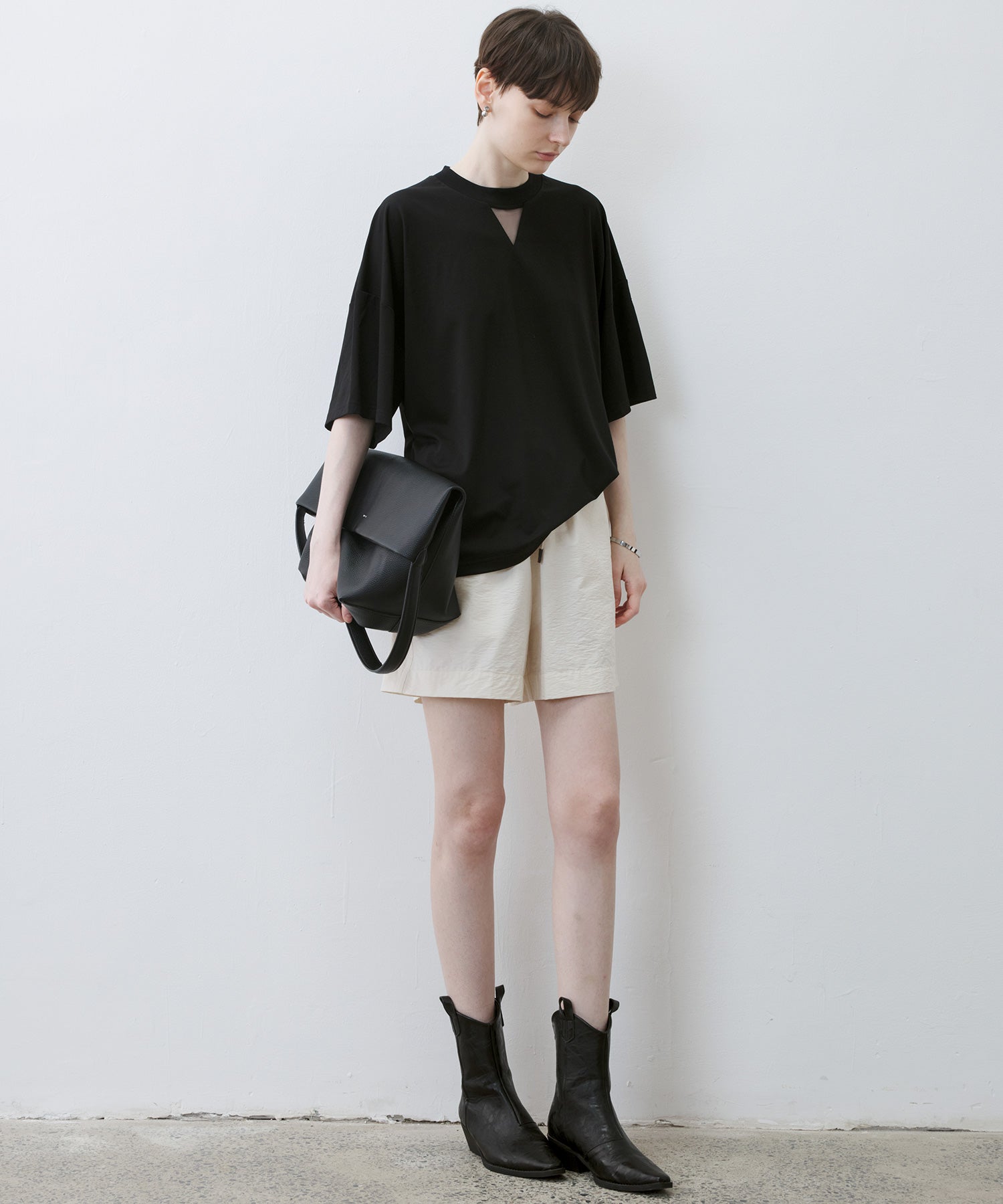 [tageechita] "T" embroidered Lina low straight pants