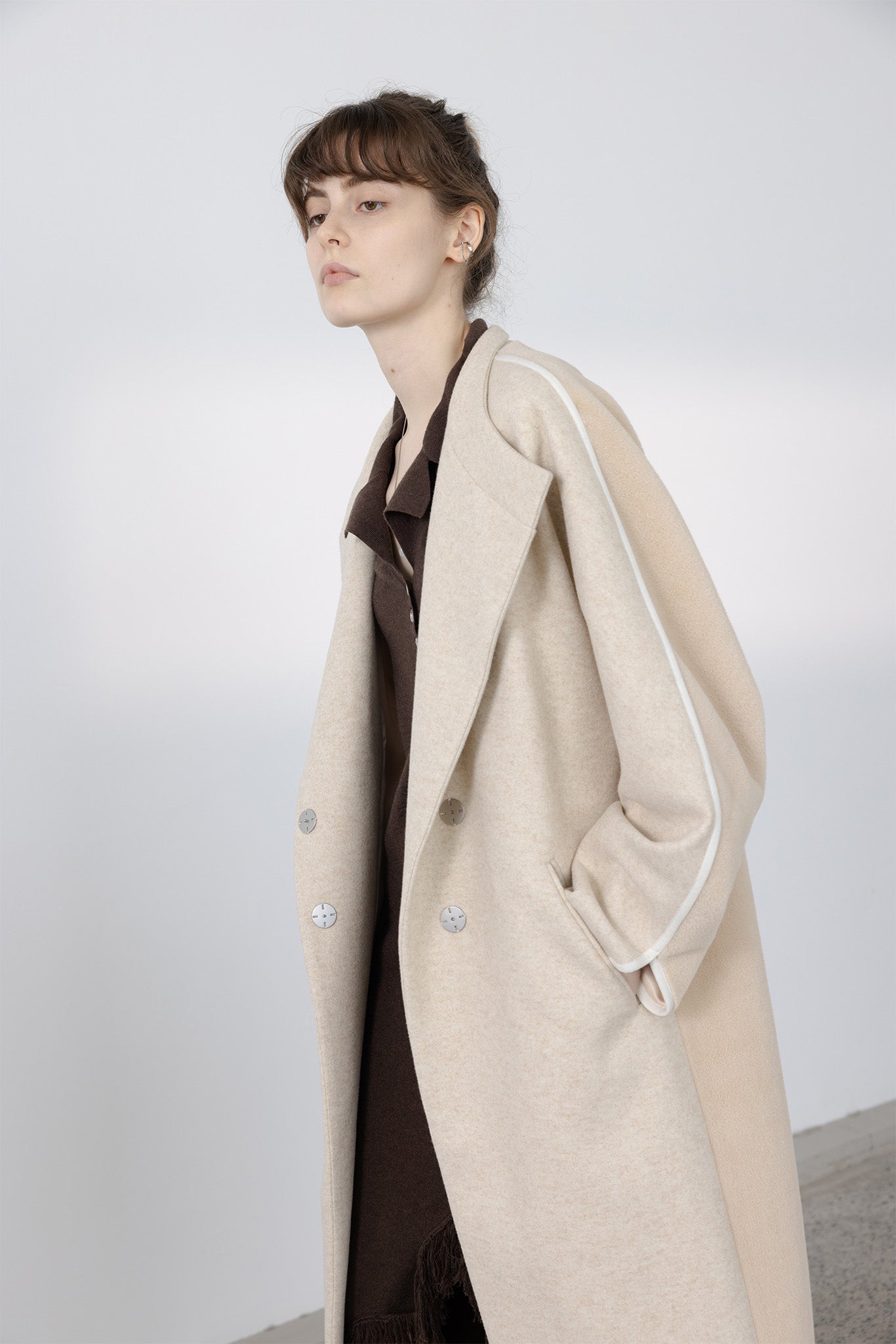 Round sleeve color piping long coat 