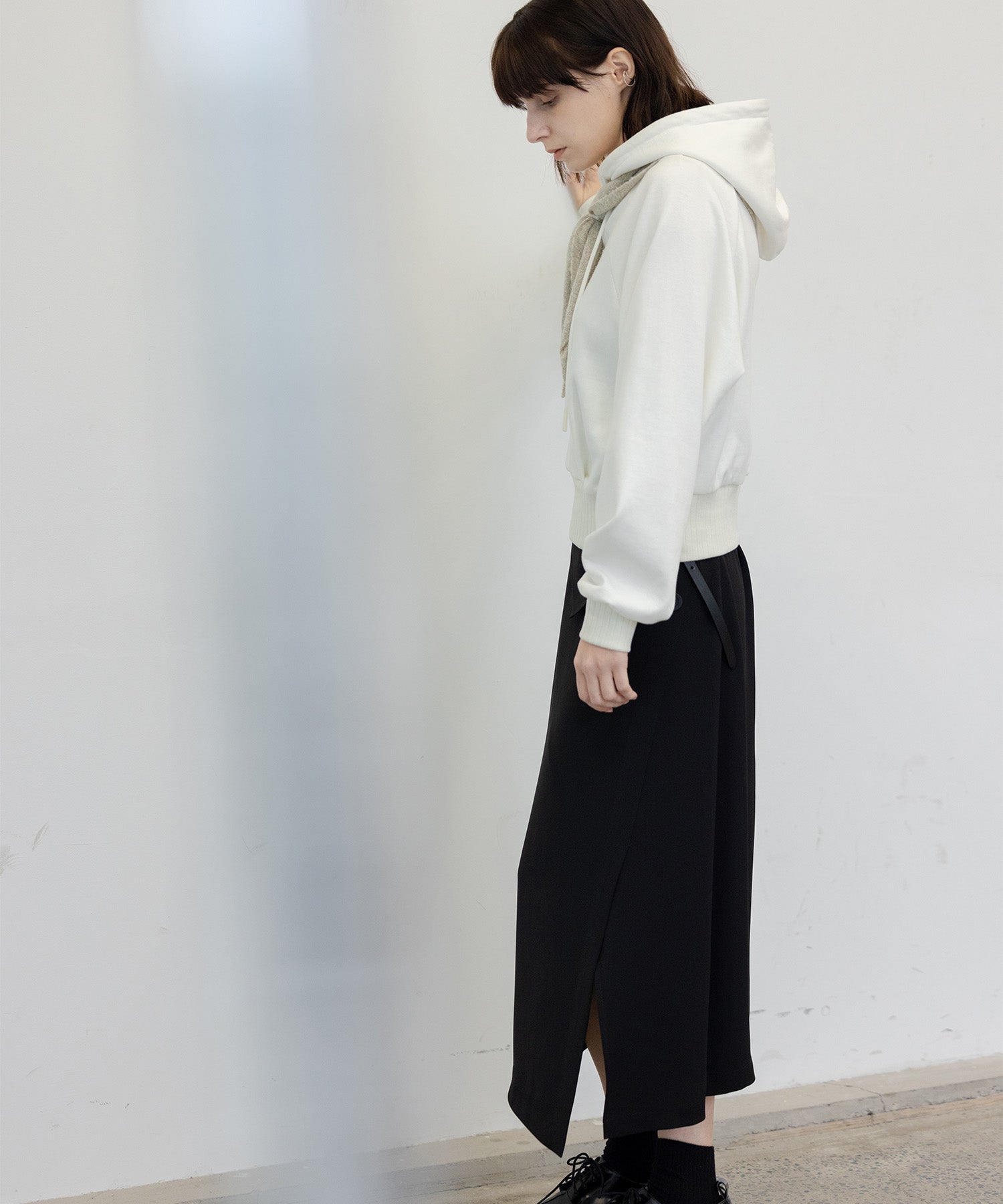 Short length basic hoodie 