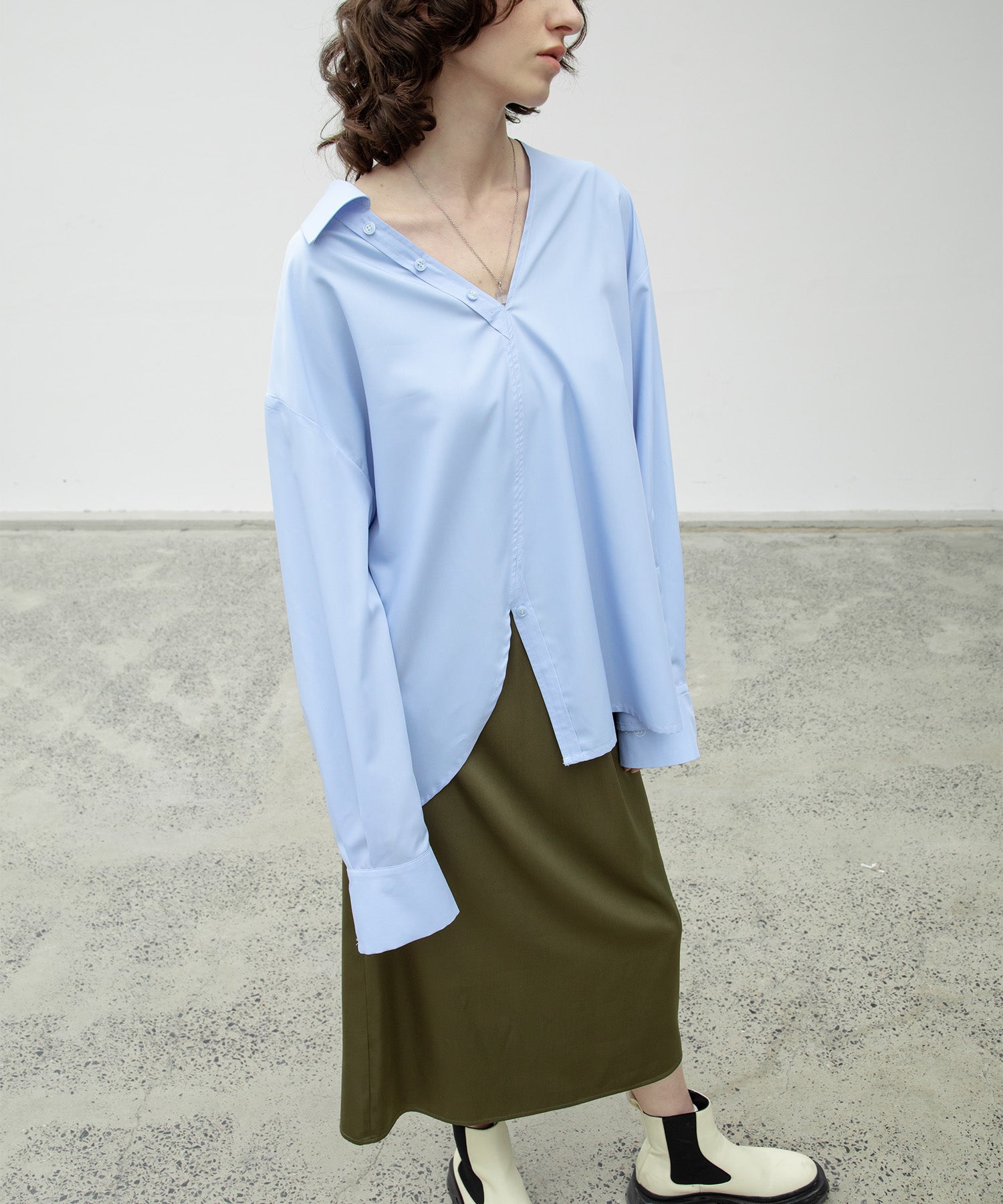 Asymmetric color pullover shirt 