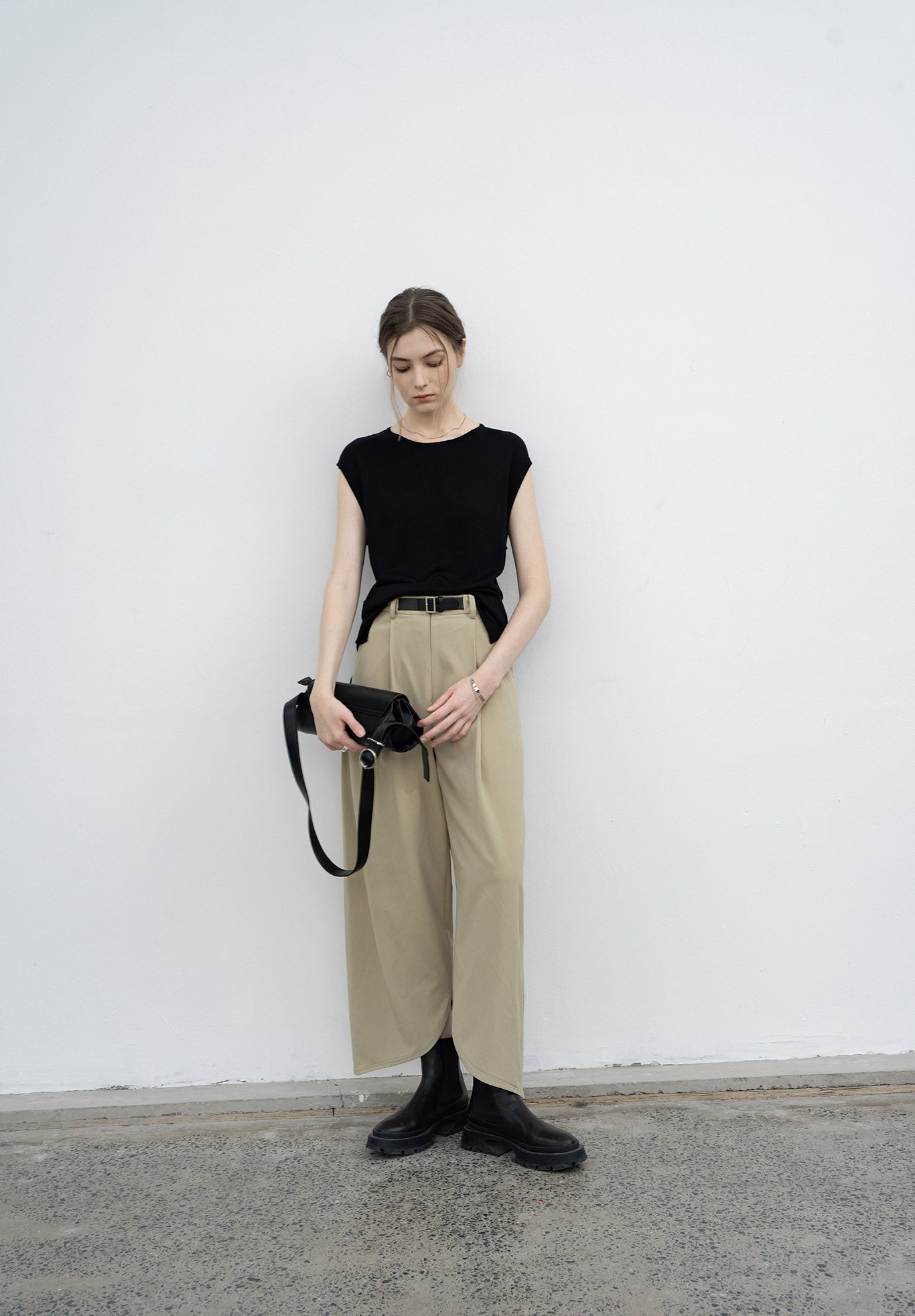 round cut straight ankle pants