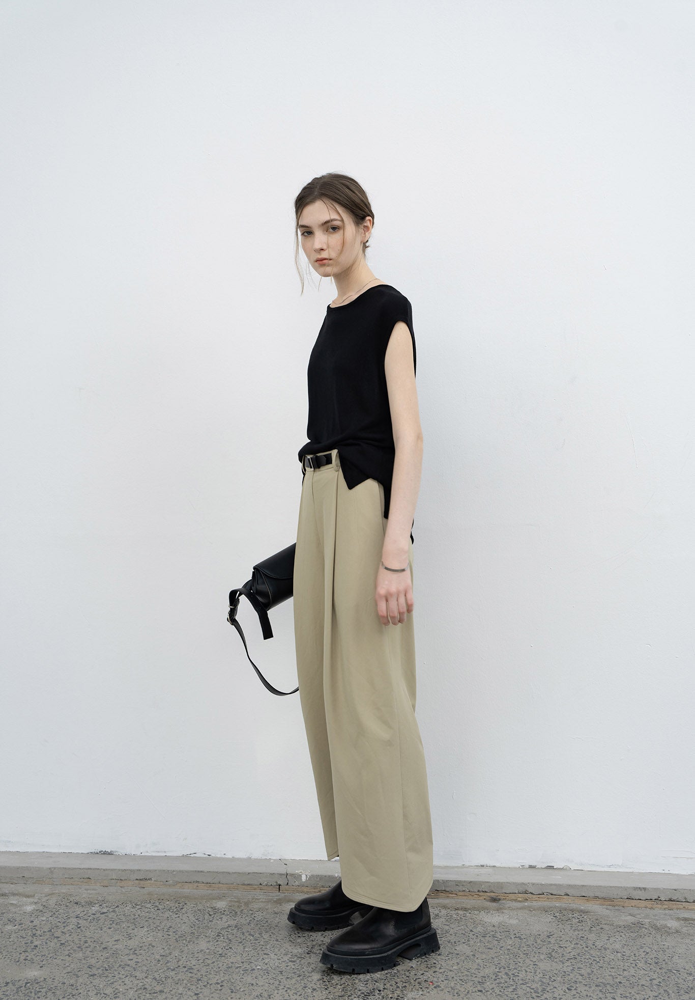 round cut straight ankle pants