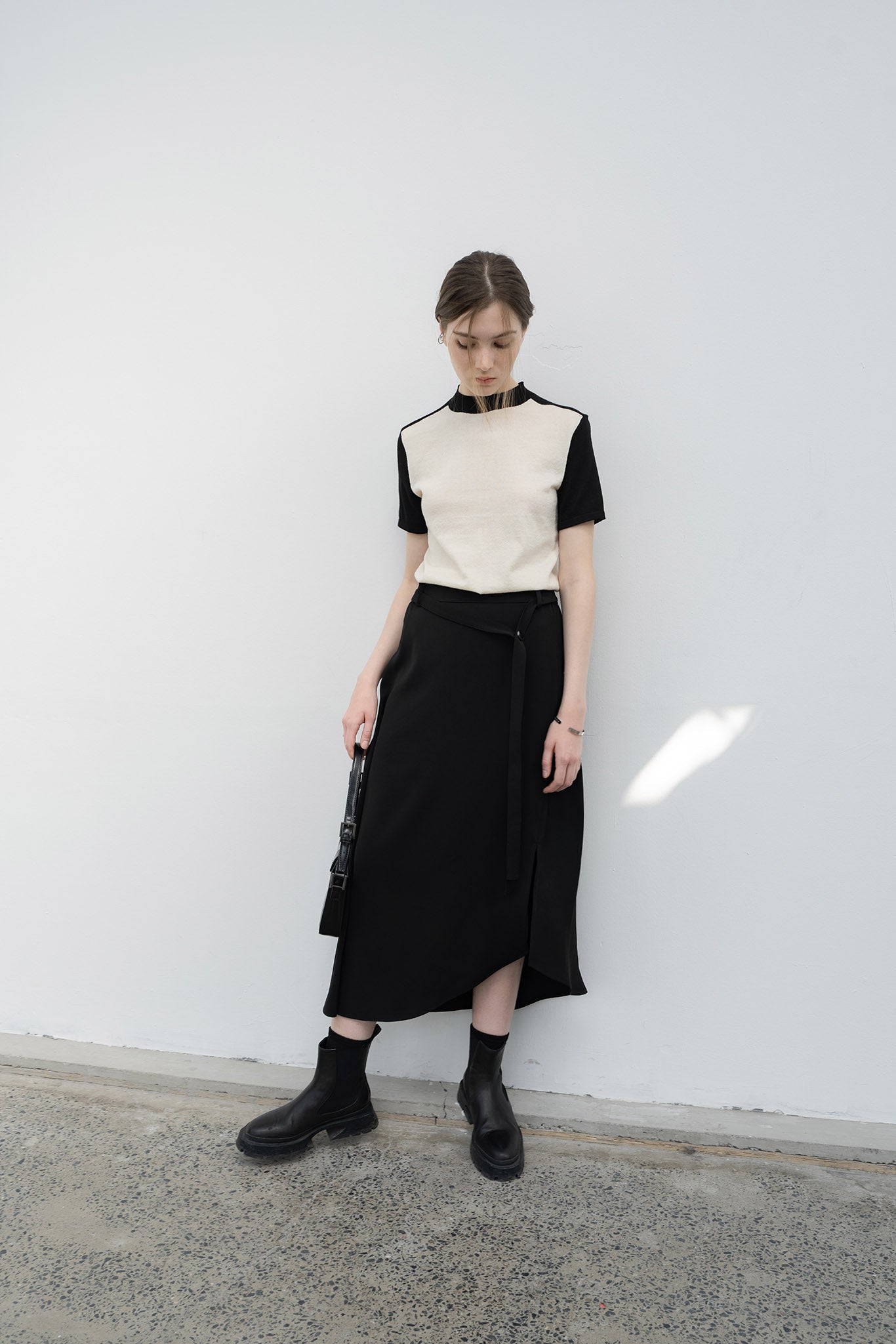 Asymmetric tight skirt with waist belt 