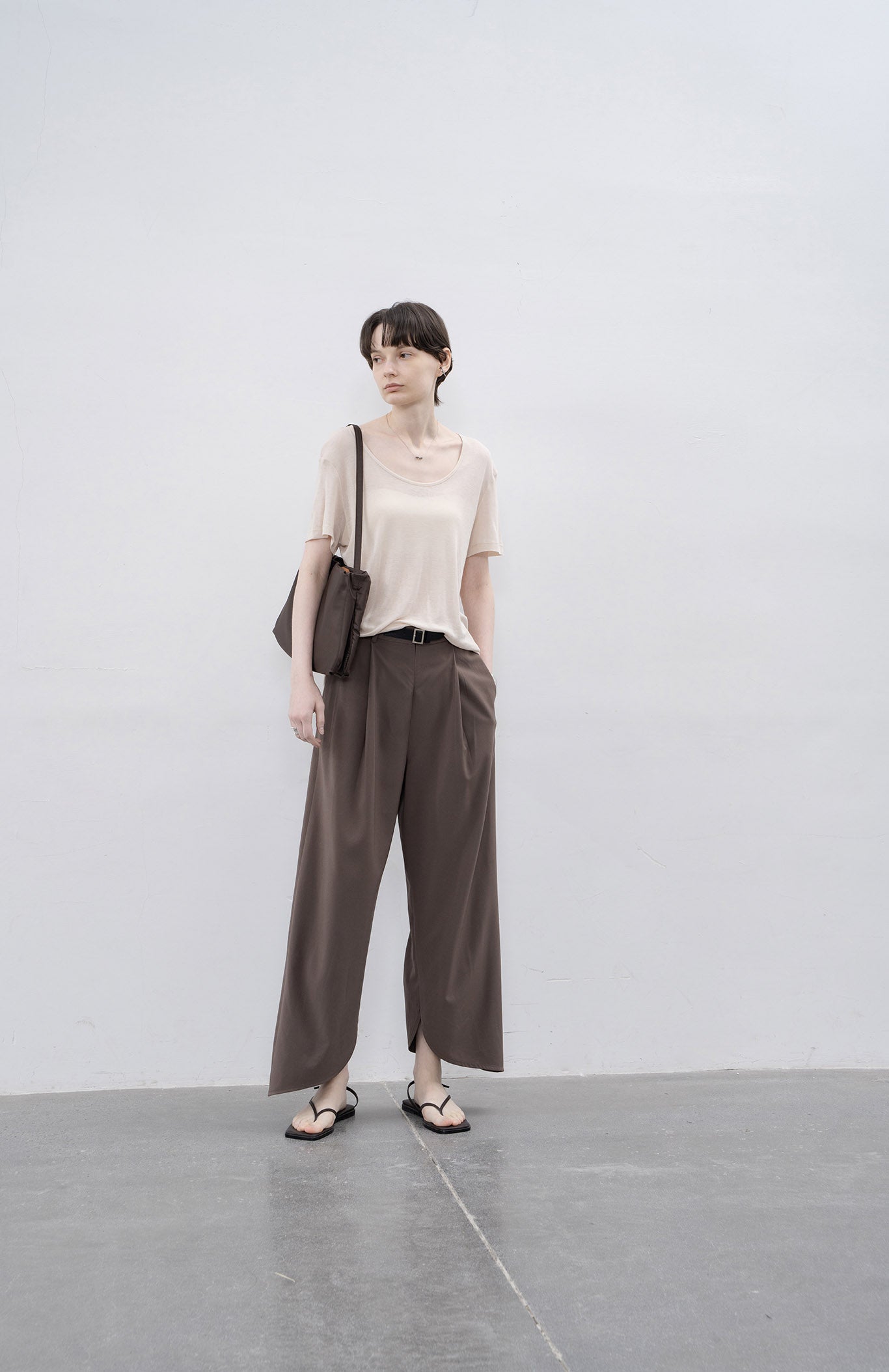 round cut straight ankle pants