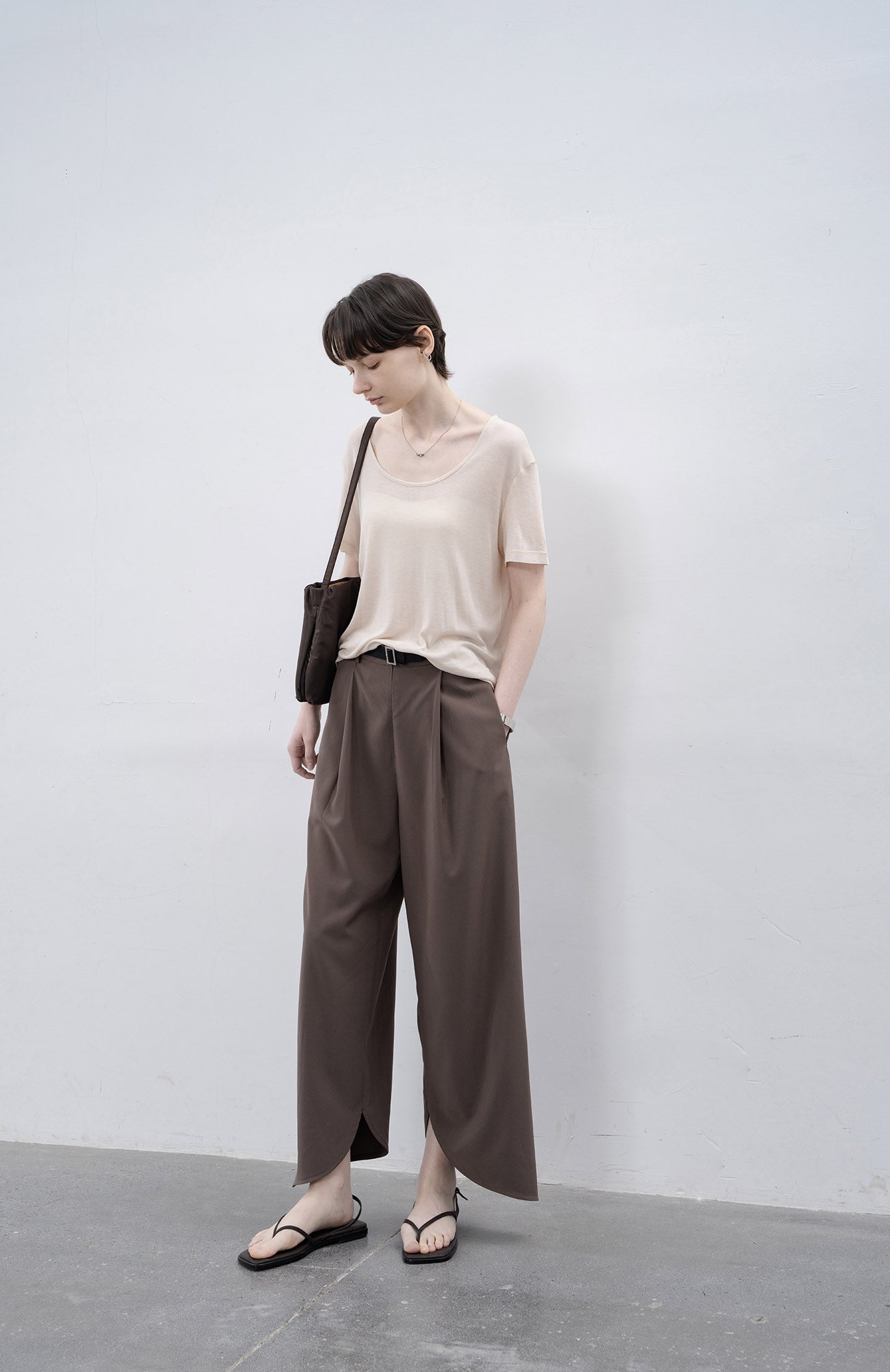 round cut straight ankle pants