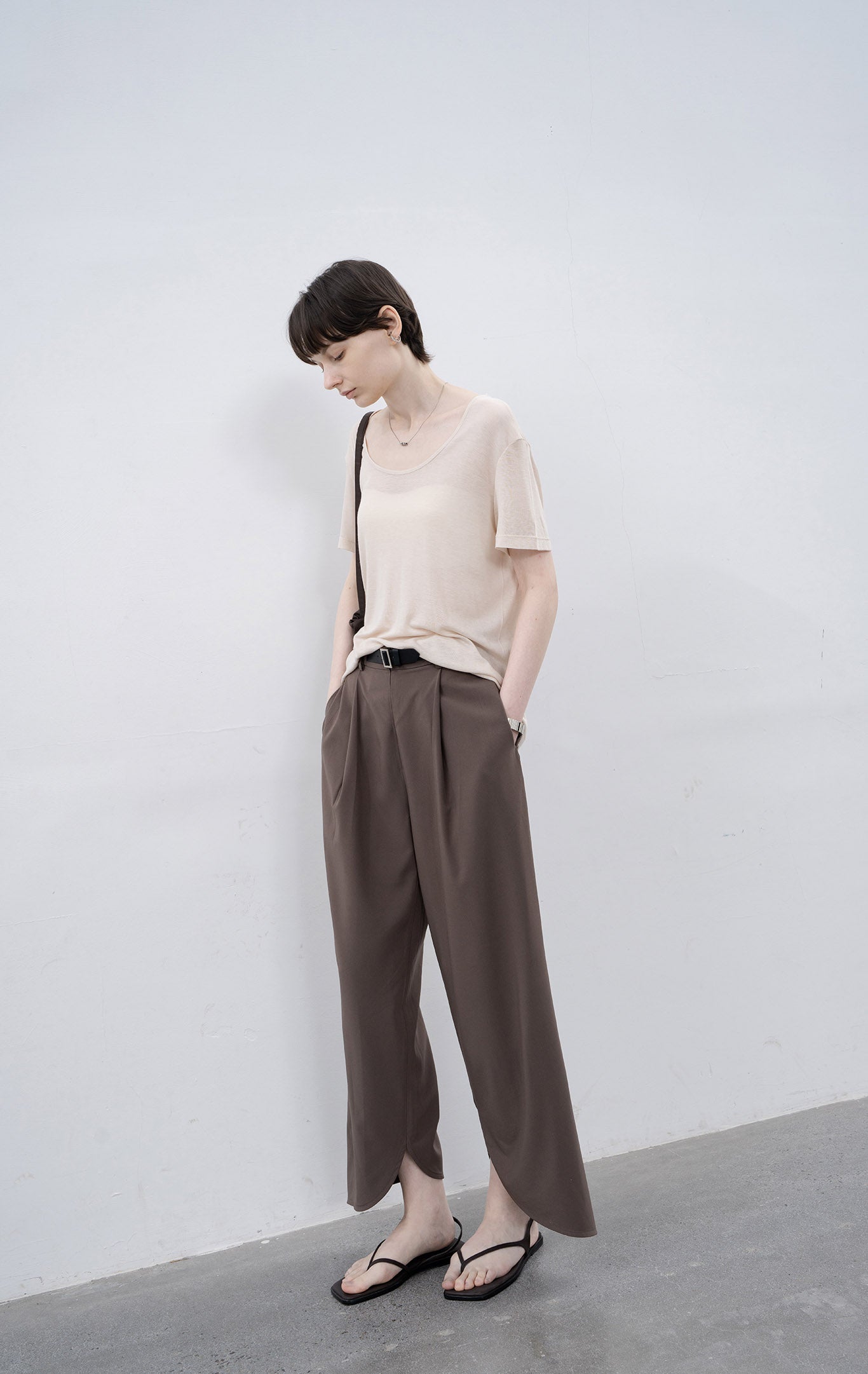 round cut straight ankle pants