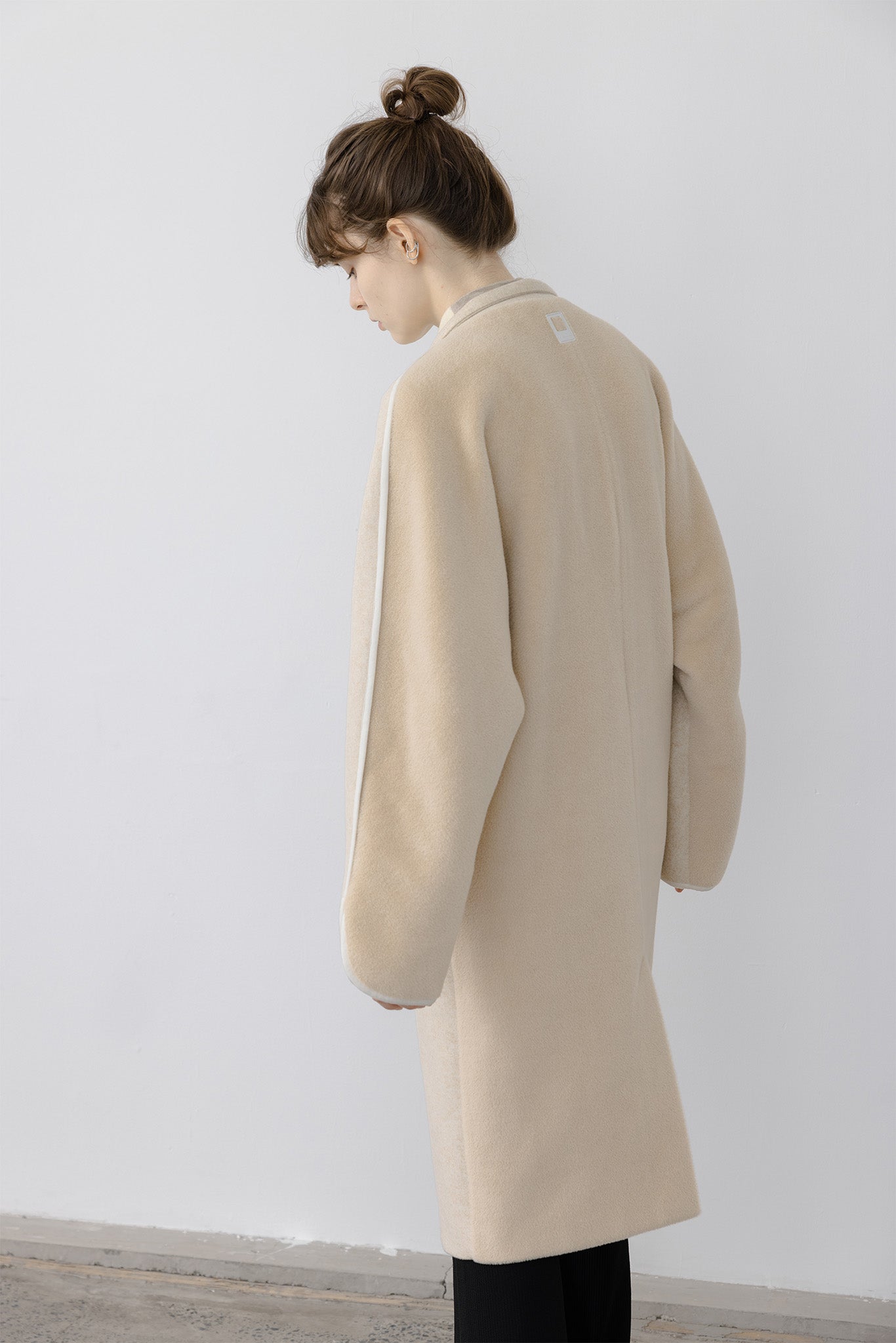 Round sleeve color piping long coat 