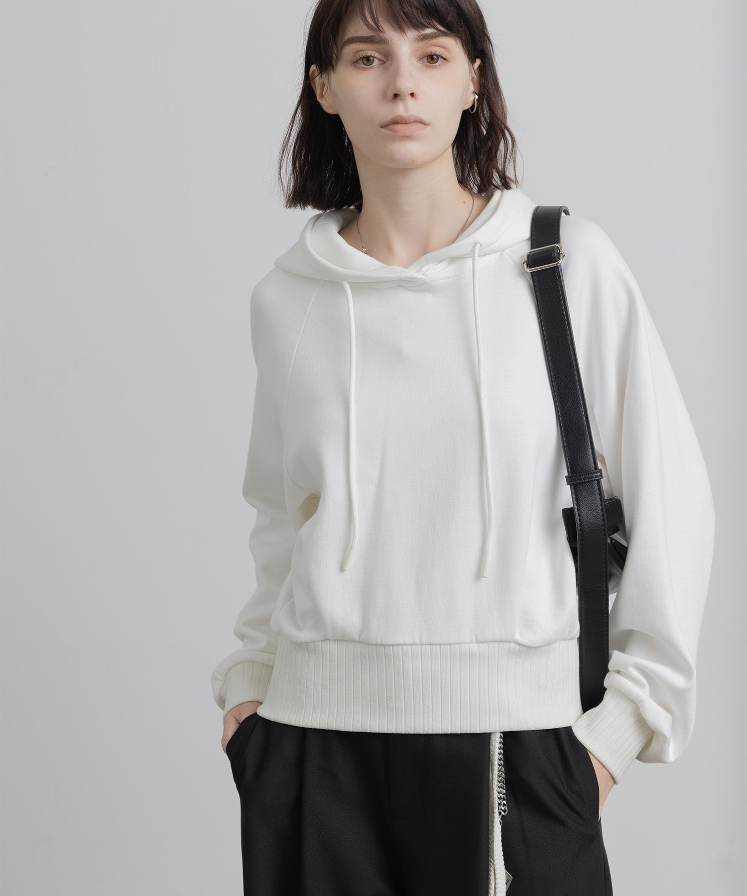 Short length basic hoodie 