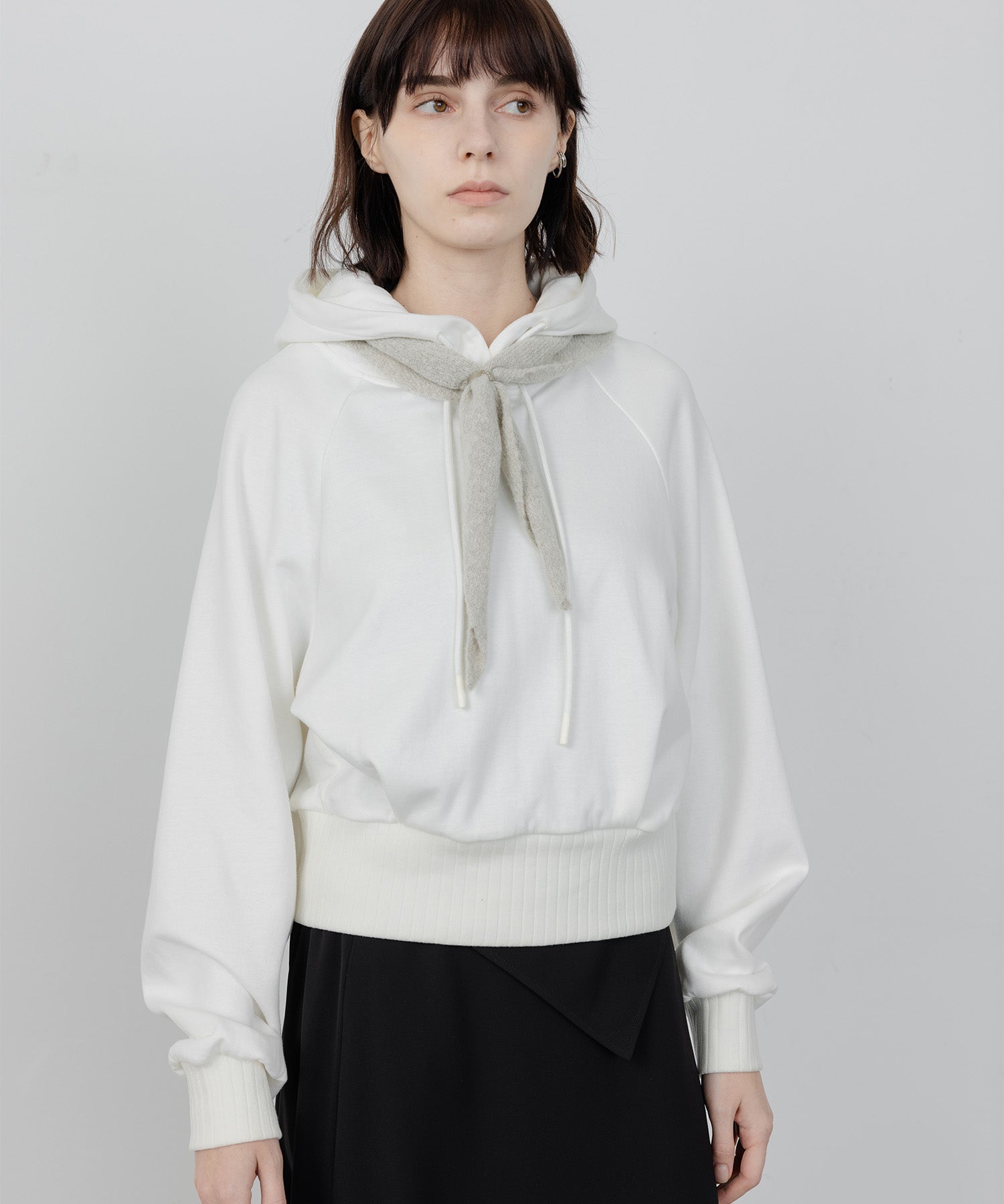 Short length basic hoodie 