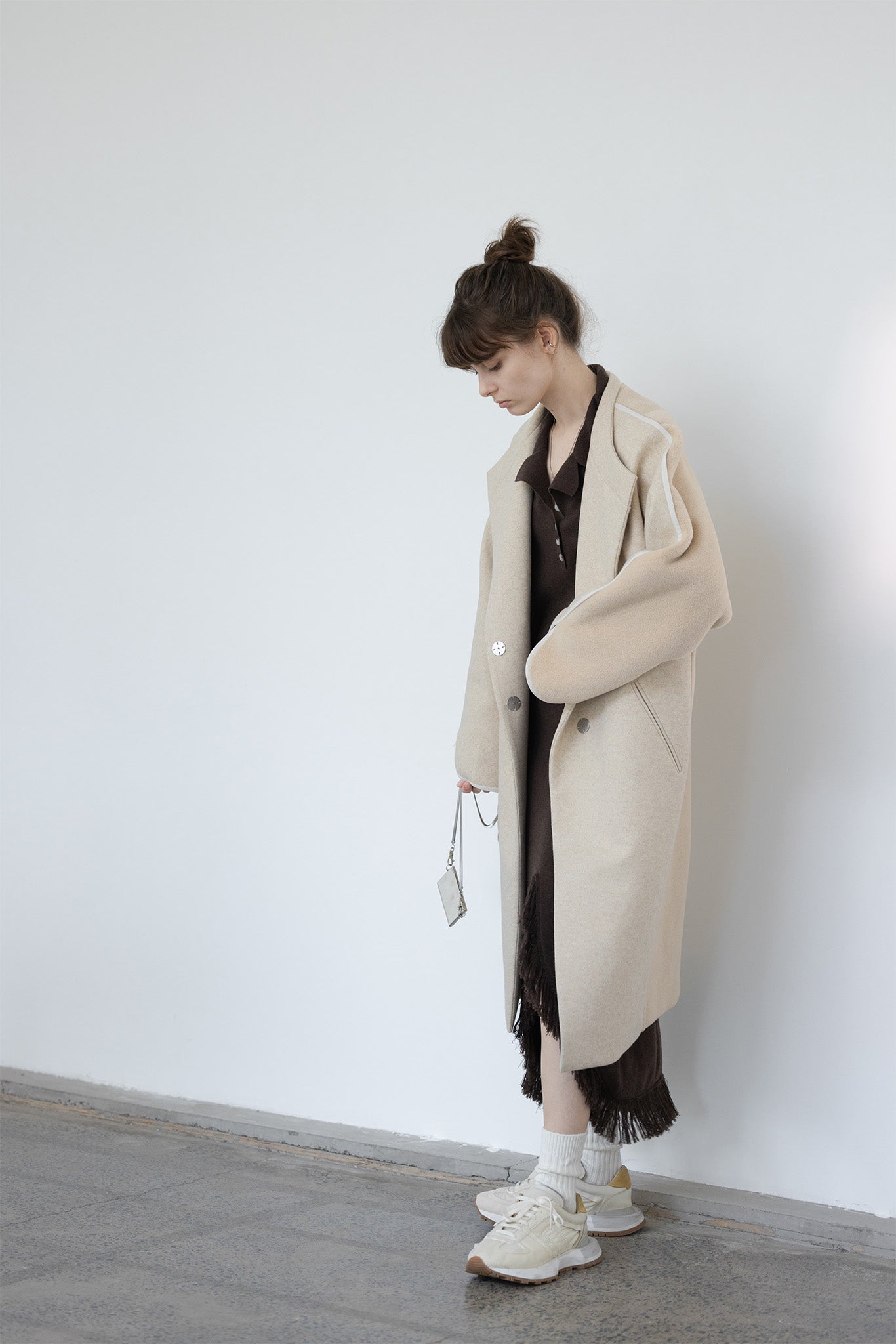 Round sleeve color piping long coat 