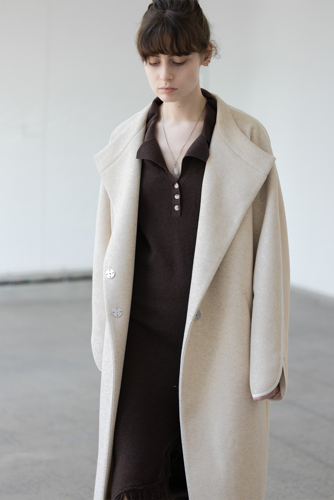 Round sleeve color piping long coat 